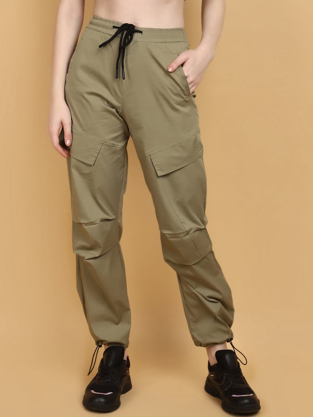 

V-Mart Women Mid-Rise Cargo Trouser, Green