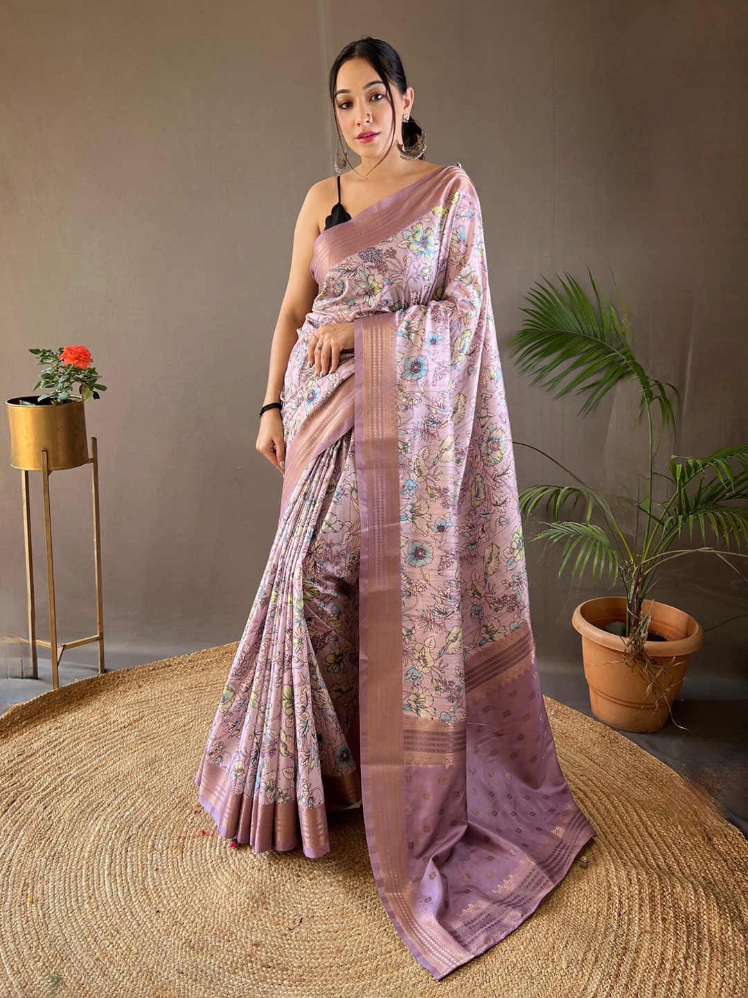 

LeeliPeeri Designer Floral Printed Zari Silk Saree, Lavender