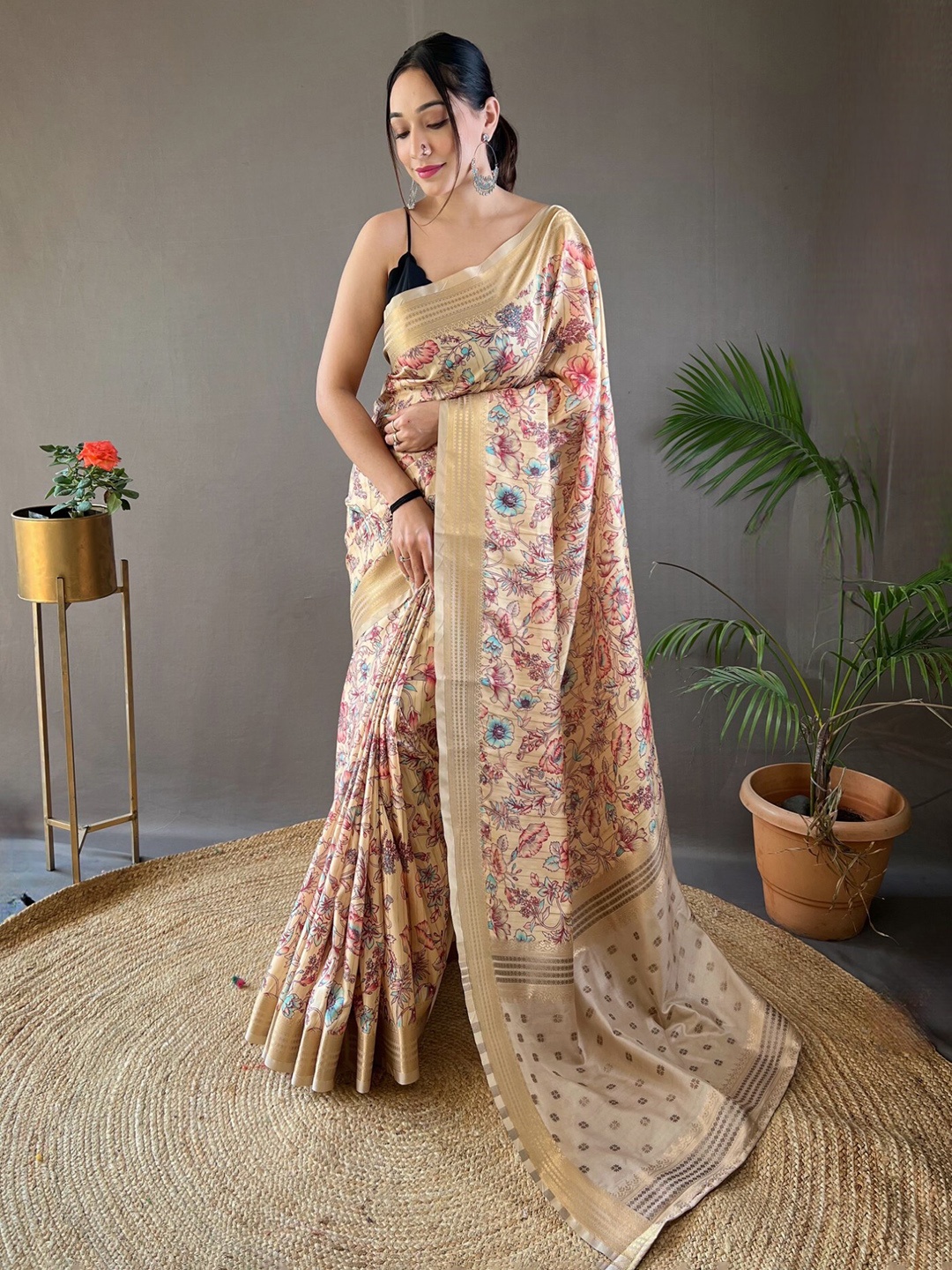 

LeeliPeeri Designer Floral Printed Zari Silk Saree, Yellow