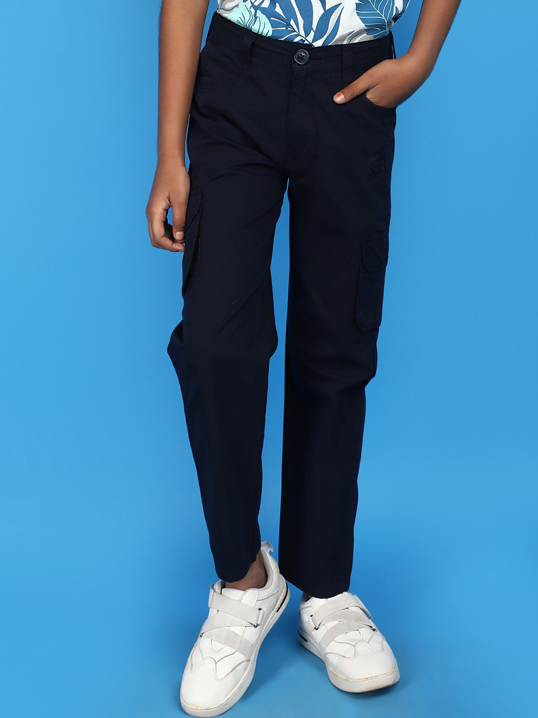 

V-Mart Boys Mid-Rise Cargo Trouser, Blue