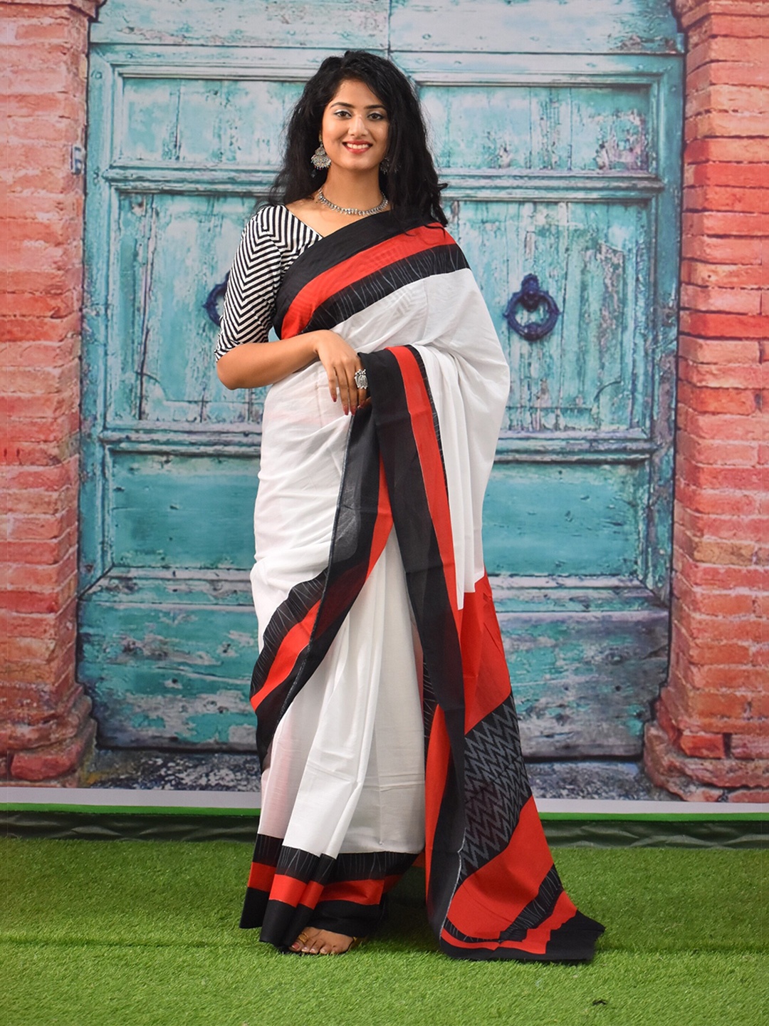 

JALTHER Pure Cotton Block Print Saree, White