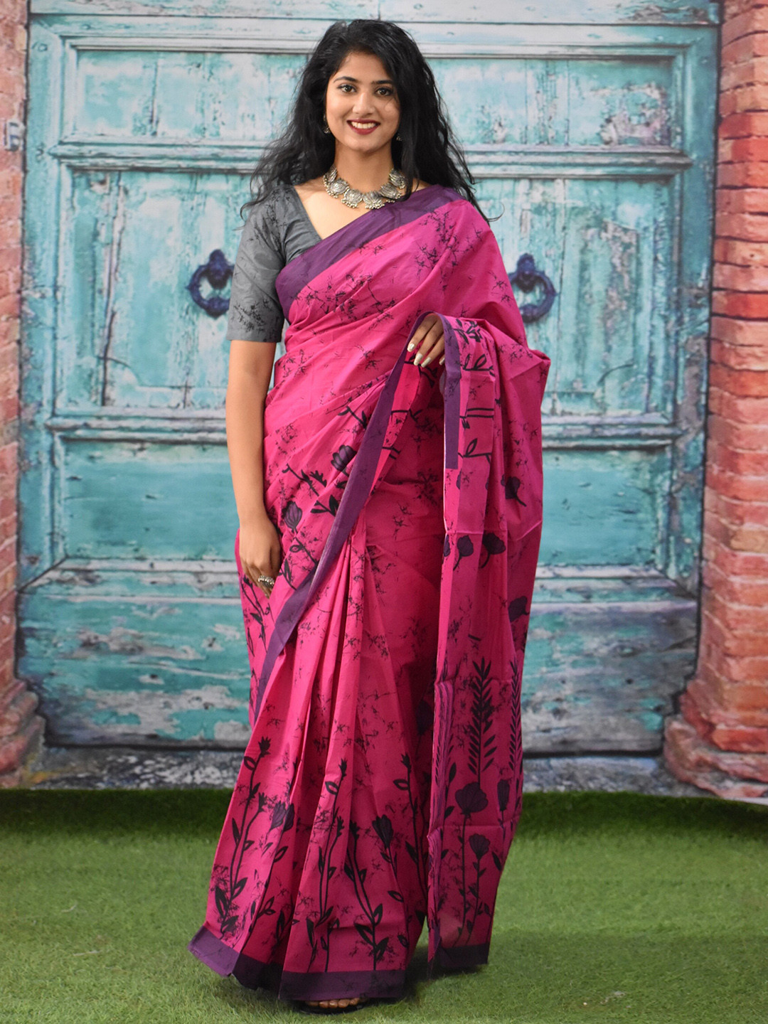 

JALTHER Floral Block Printed Saree, Pink