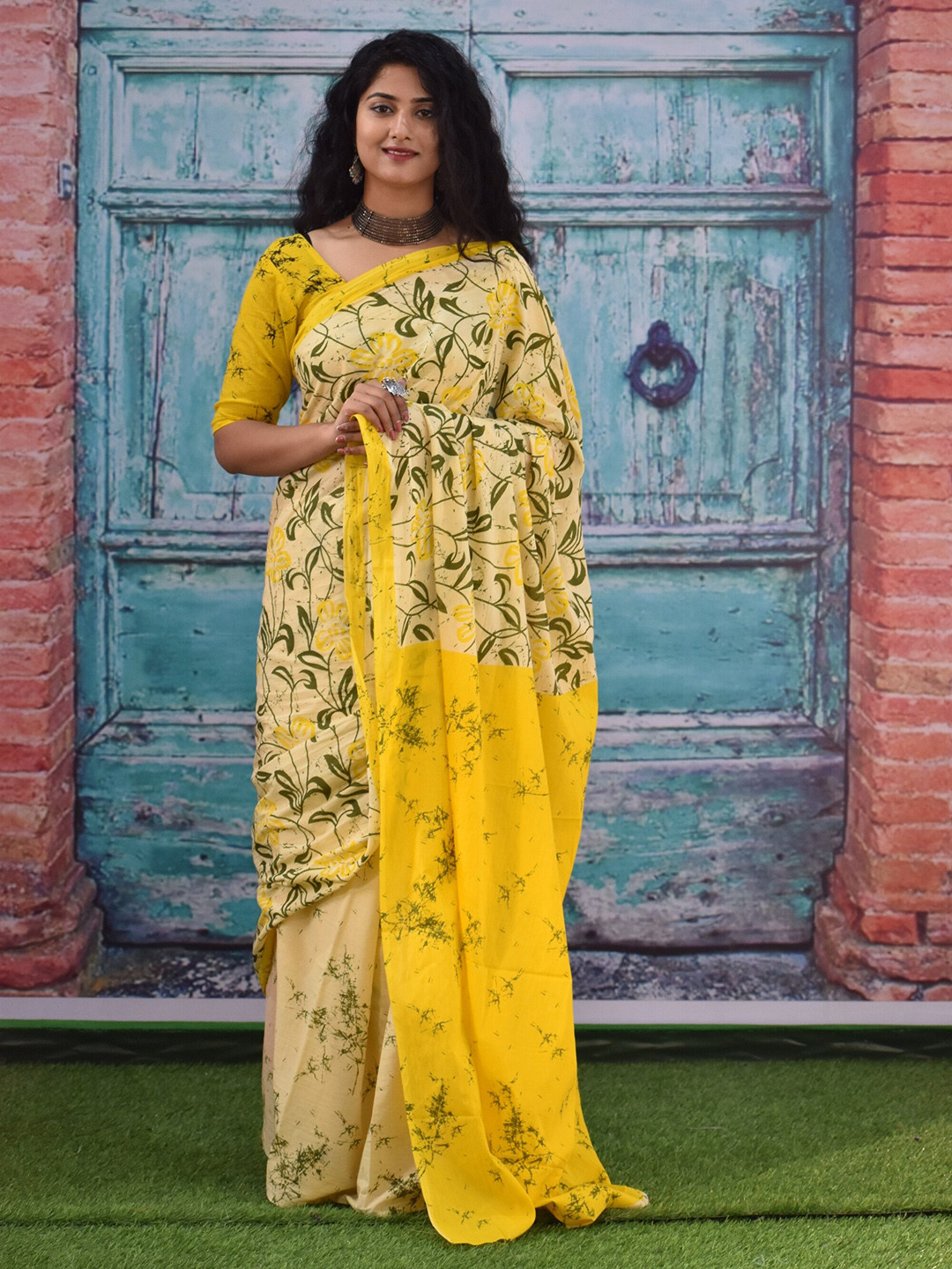 

JALTHER Floral Pure Cotton Block Print Saree, Yellow