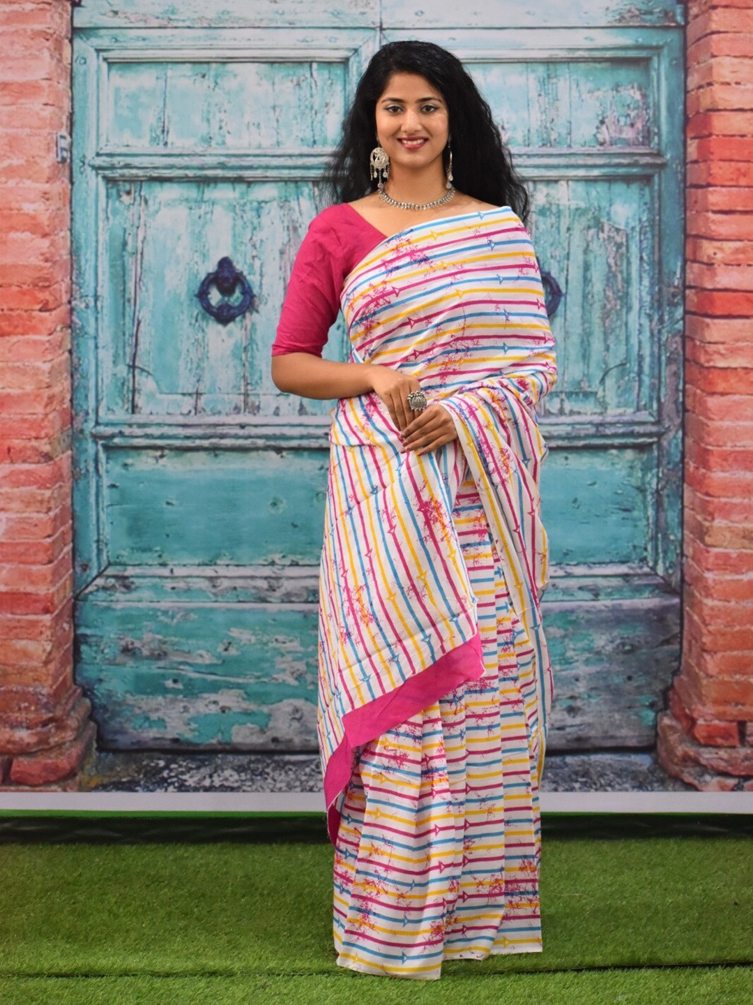 

JALTHER Striped Pure Cotton Block Print Saree, White