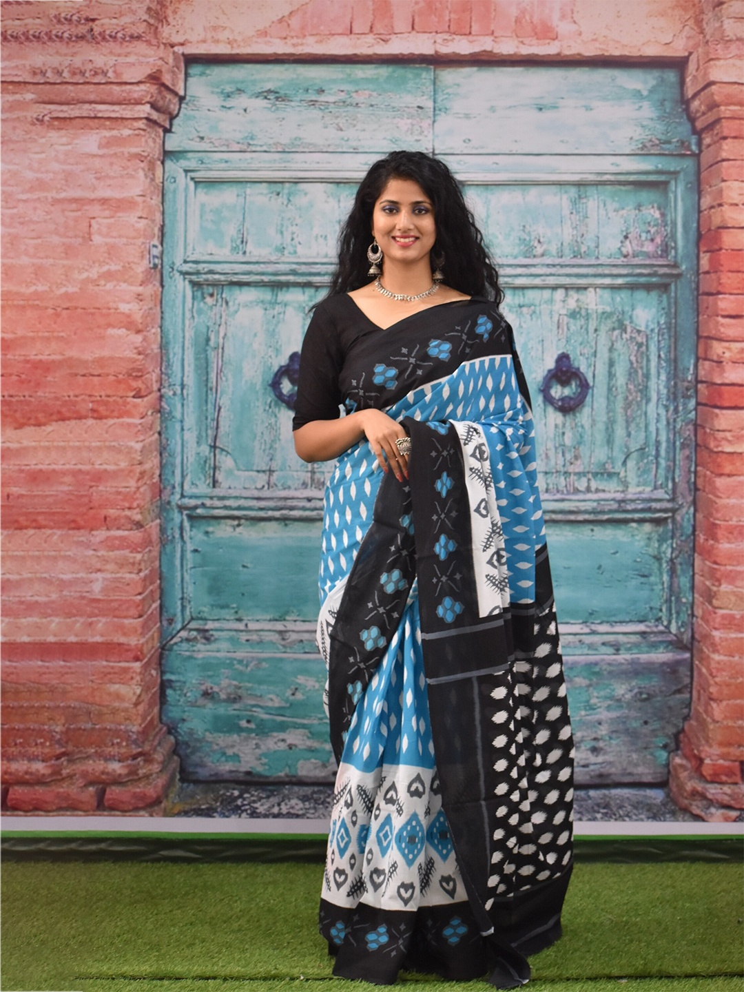 

JALTHER Ethnic Motifs Pure Cotton Block Print Saree, Blue
