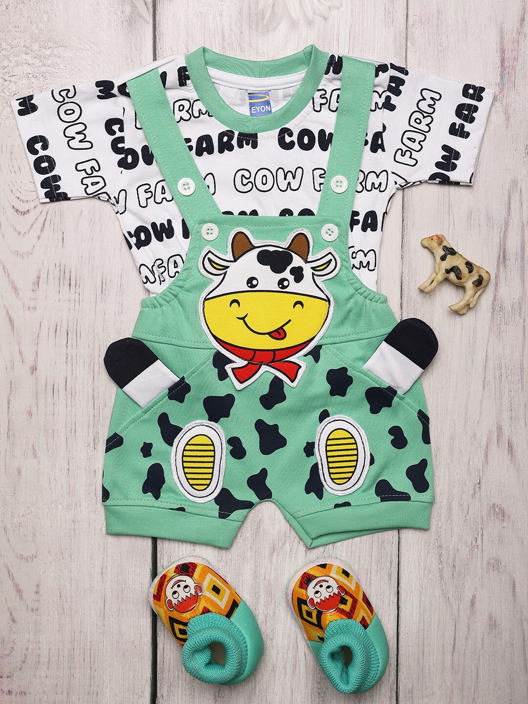 

V-Mart Infant Printed Pure Cotton Dungarees With T-Shirt, Green