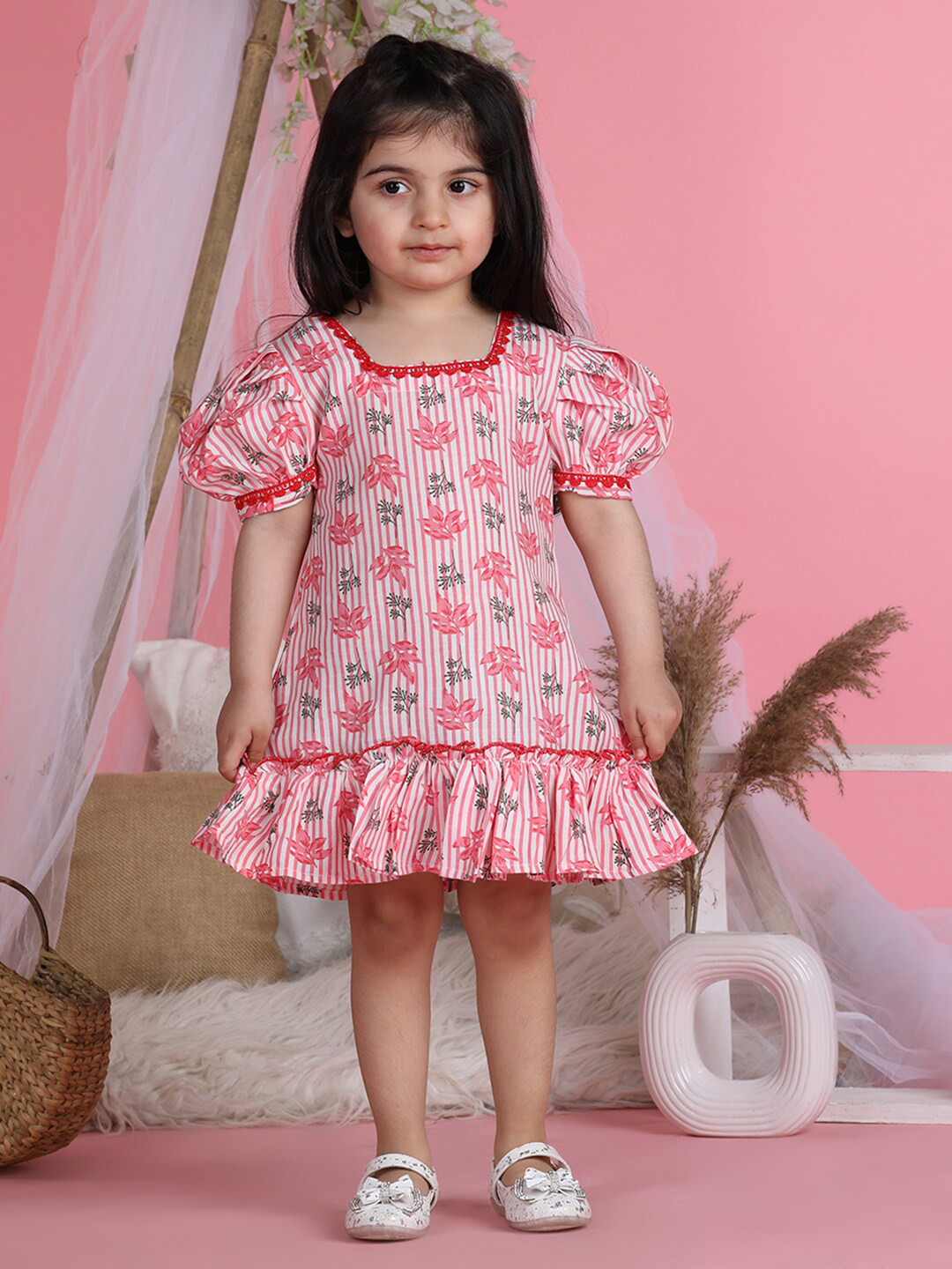 

Cutiekins Girls Floral Print Square Neck Puff Sleeve A-Line Tired Dress, Pink