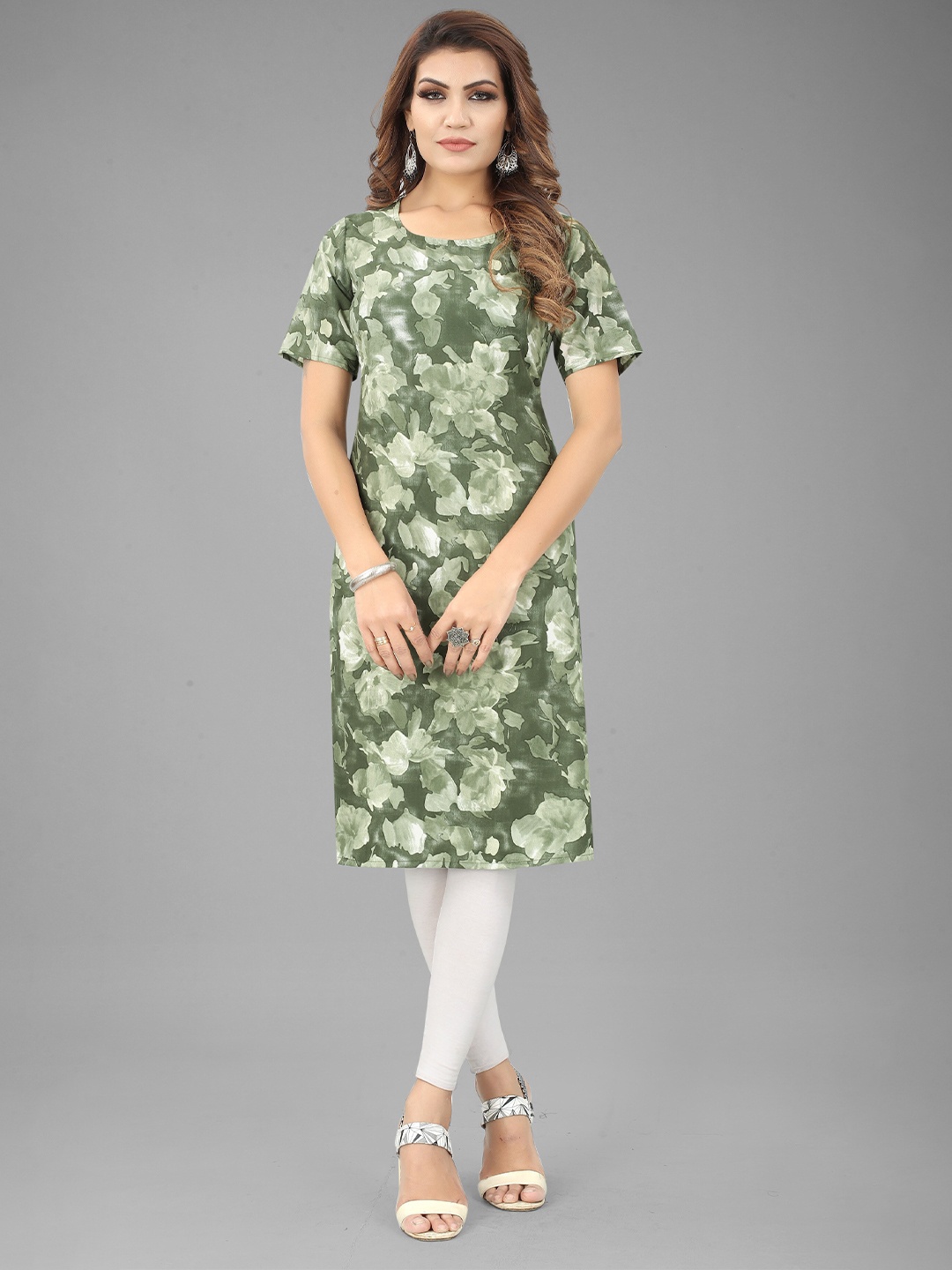 

Kiwie Floral Printed Straight Kurta, Green