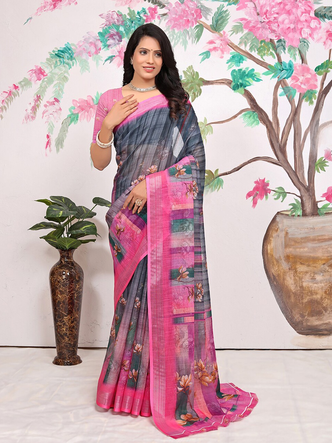 

Pionex Floral Printed Zari Block Print Saree, Pink