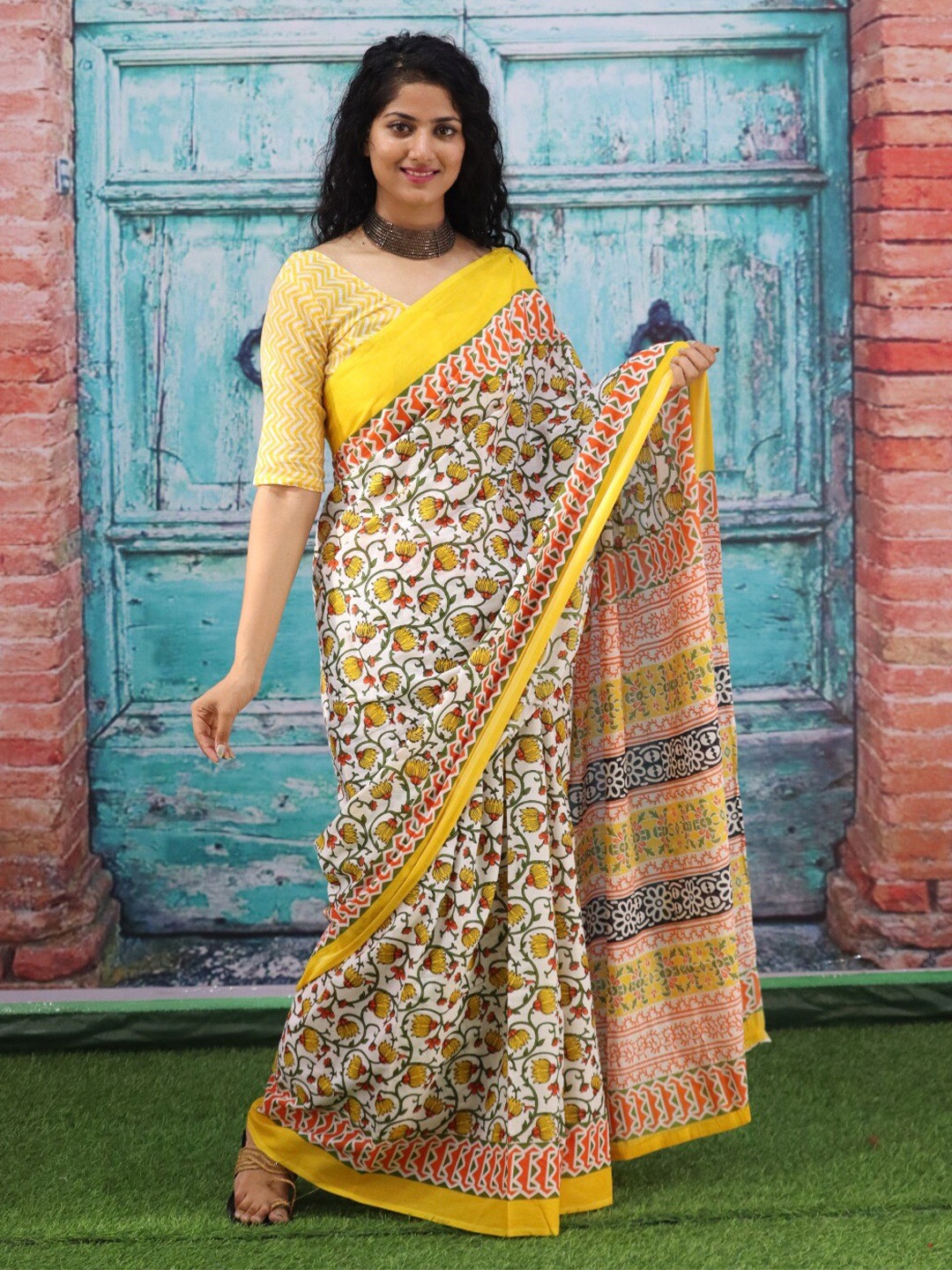 

JALTHER Ethnic Motifs Pure Cotton Block Print Saree, Yellow