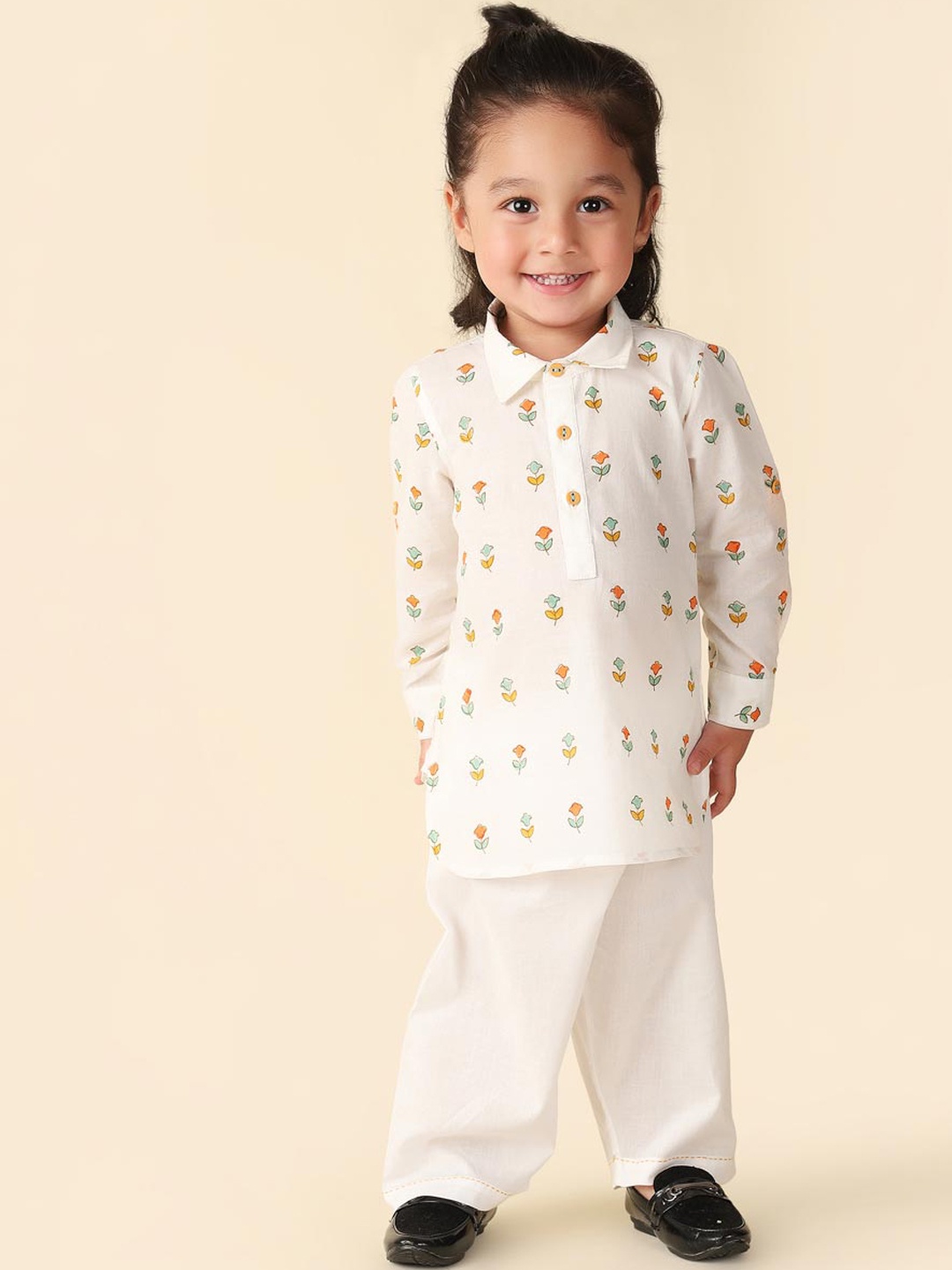 

Fabindia Boys Floral Printed Regular Pure Cotton Kurta with Pyjamas, White