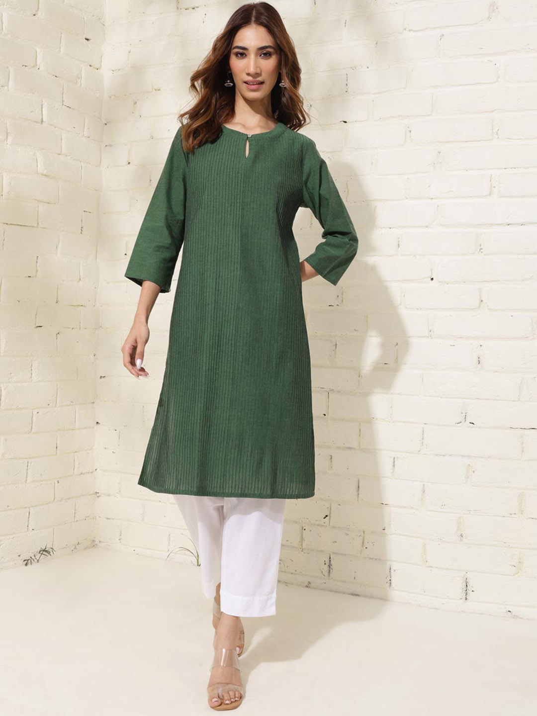 

Fabindia Keyhole Neck A-line Pure Cotton Kurta, Green