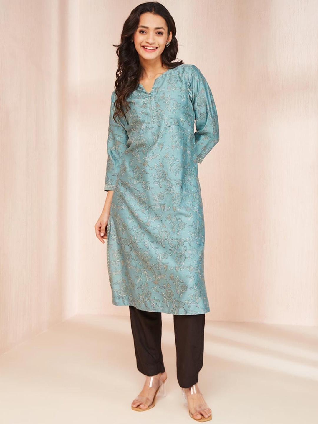 

Fabindia Floral Block Printed V-Neck Cotton Silk Straight Kurta, Blue
