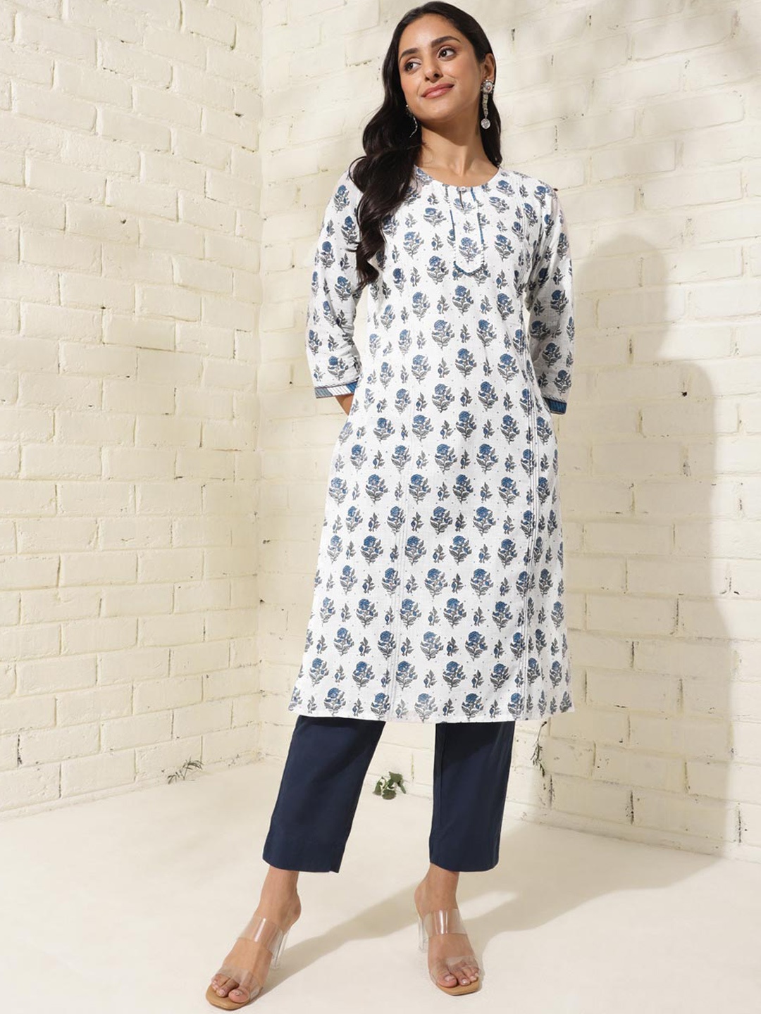 

Fabindia Floral Block Printed Keyhole Neck Cotton Straight Kurta, White