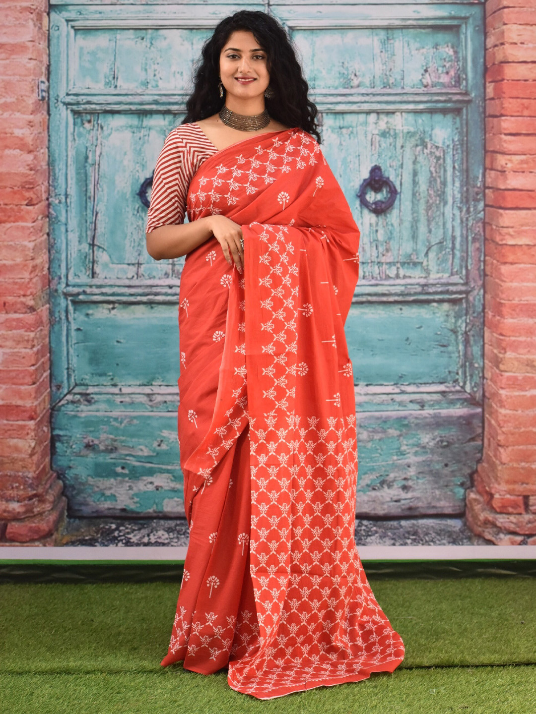 

JALTHER Floral Pure Cotton Block Print Saree, Red