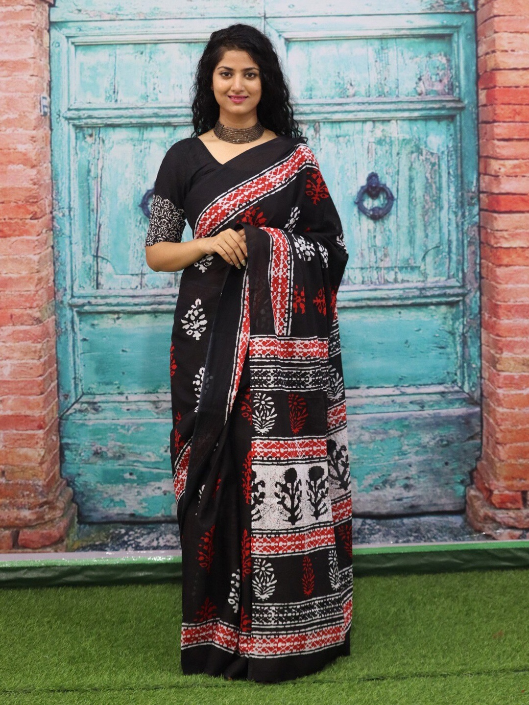 

JALTHER Pure Cotton Block Print Saree, Black