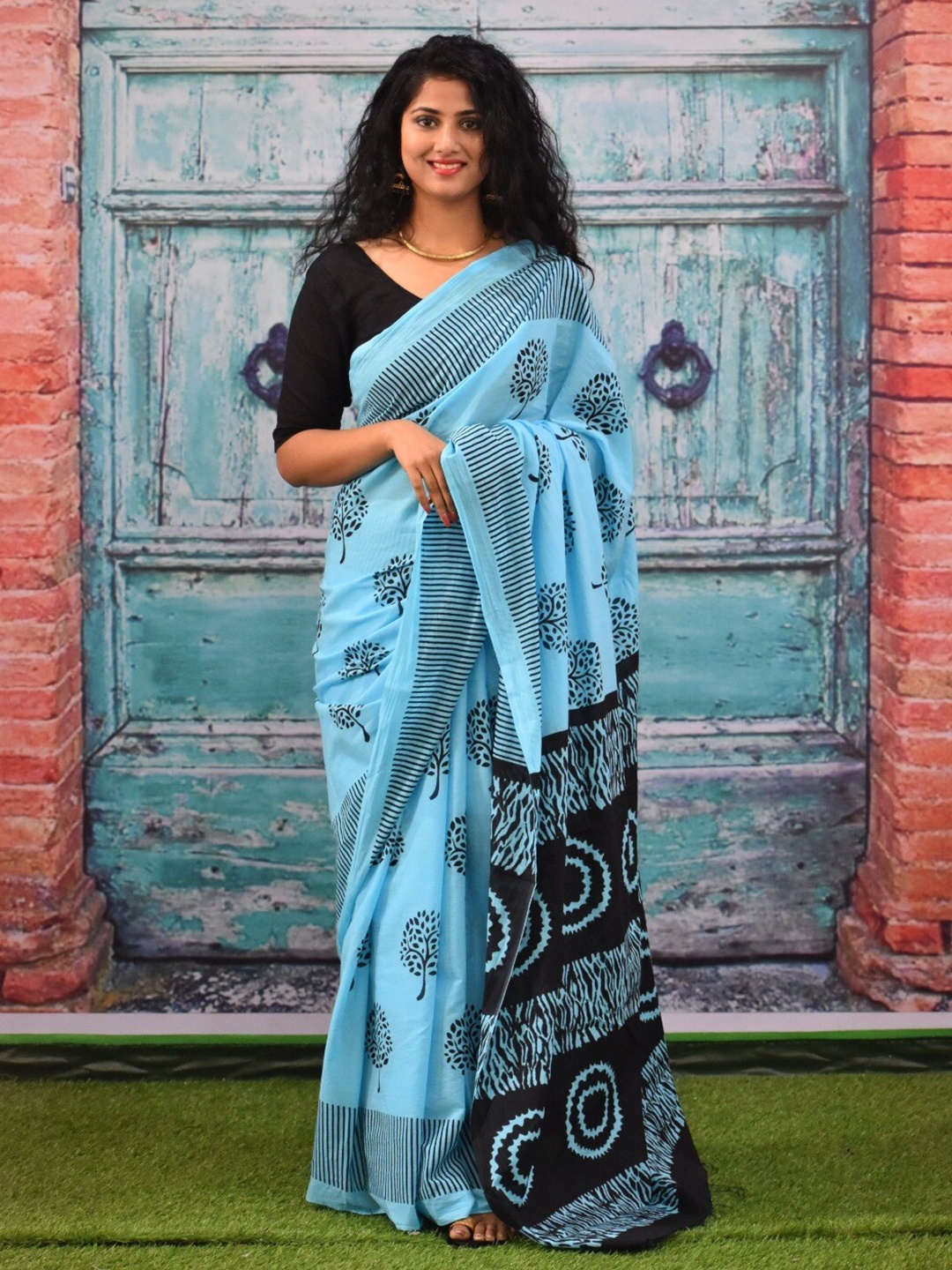 

JALTHER Floral Block Print Saree, Turquoise blue