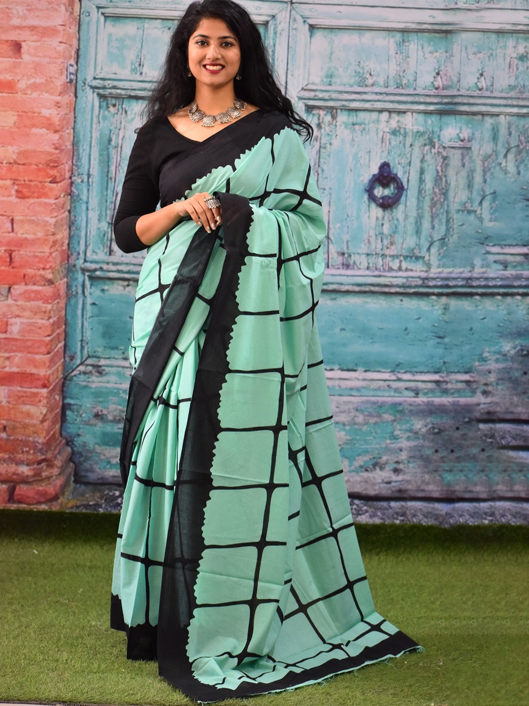 

JALTHER Checked Block Printed Saree, Green