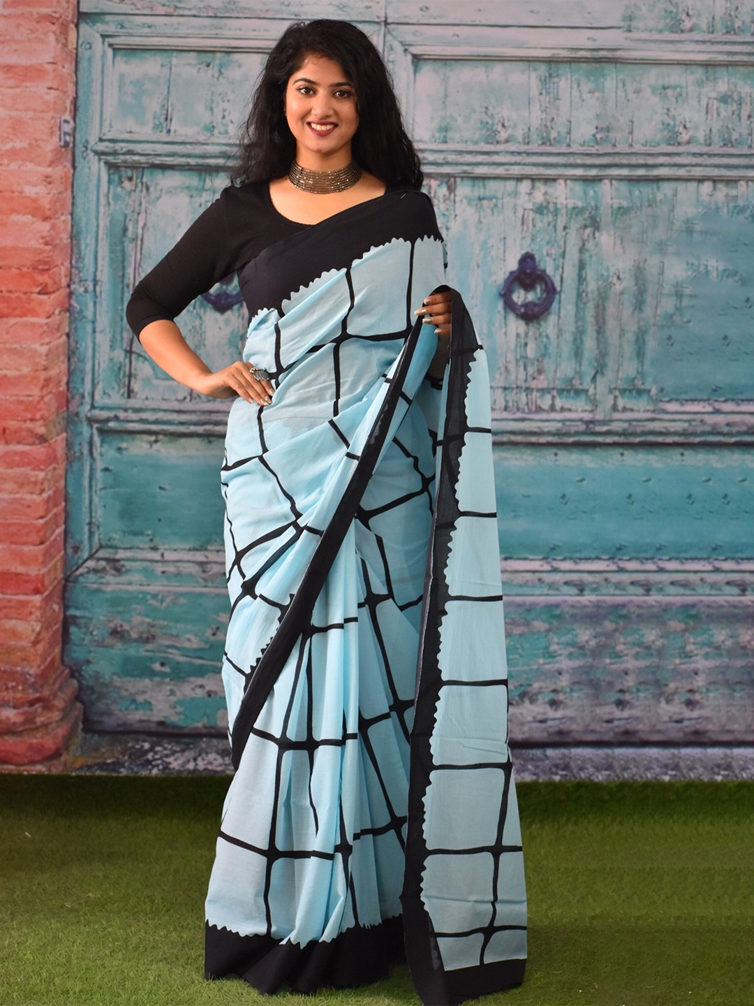

JALTHER Checked Block Printed Saree, Turquoise blue