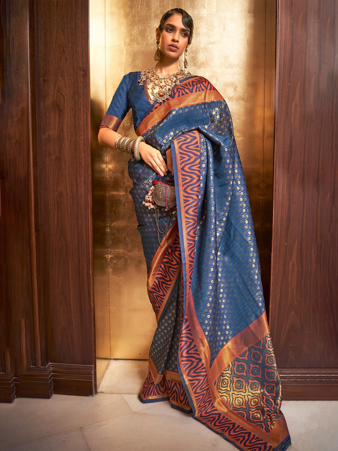 

DEVATITHI Ethnic Motifs Woven Design Kanjeevaram Zari Saree, Blue
