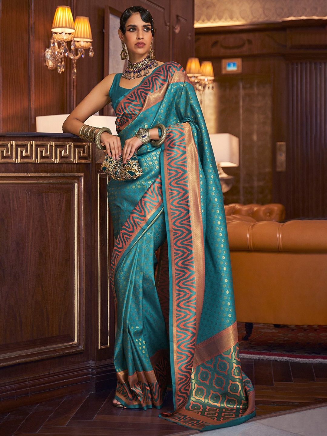 

DEVATITHI Ethnic Motif Woven Design Kanjeevaram Zari Saree, Blue