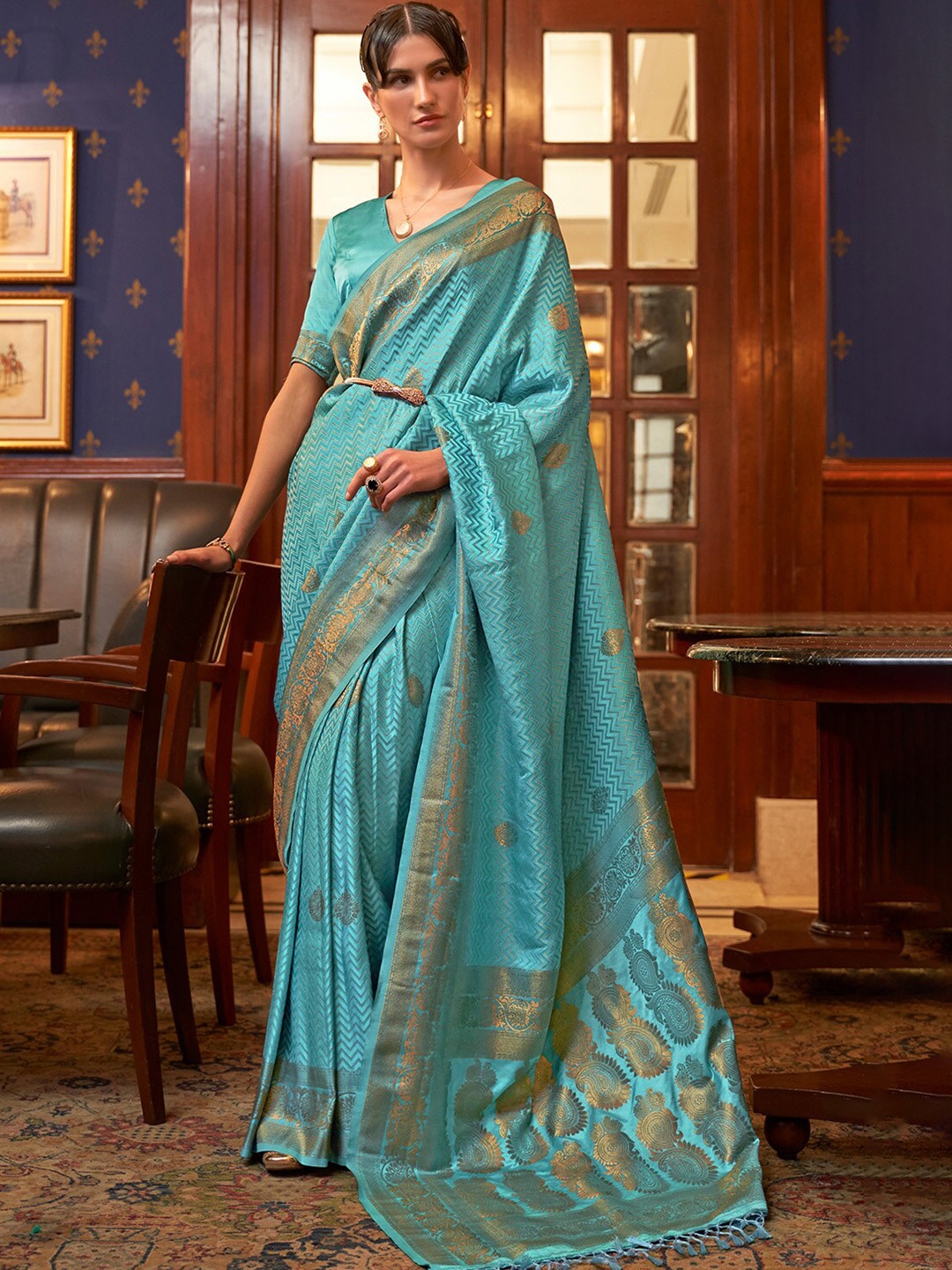 

DEVATITHI Ethnic Motifs Woven Design Zari Saree, Blue