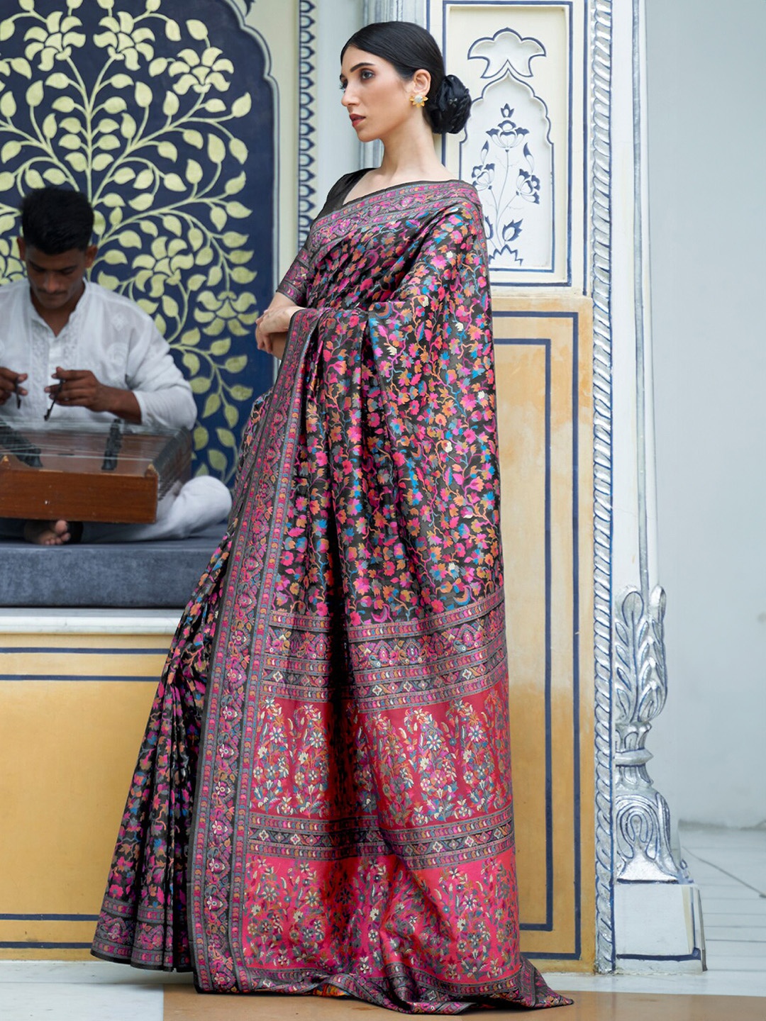 

DEVATITHI Floral Woven Design Pashmina Zari Saree, Black