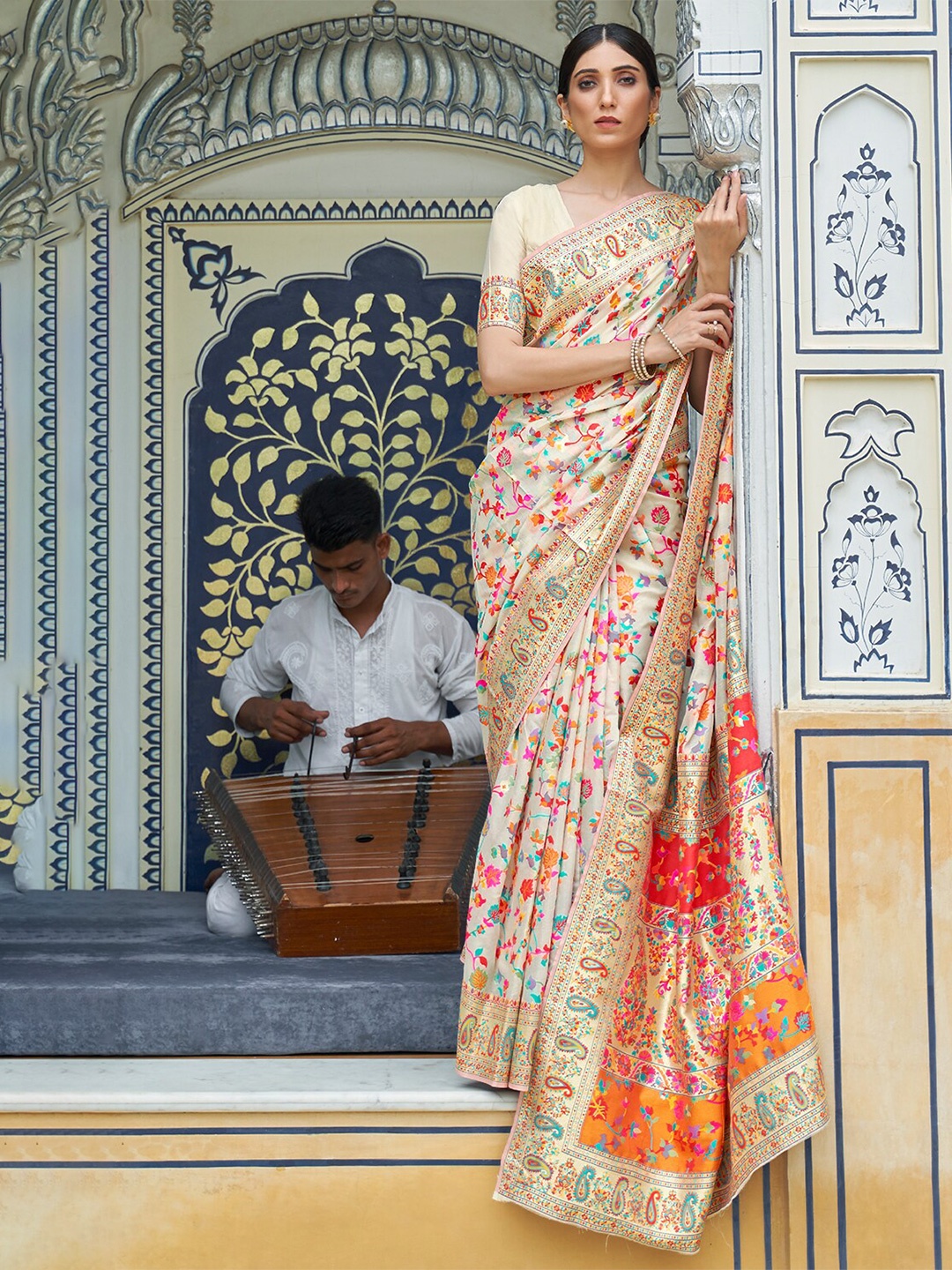 

DEVATITHI Floral Woven Design Pashmina Zari Saree, White