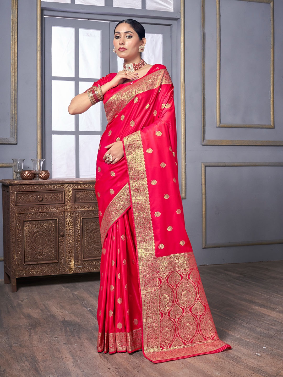 

Vardha Ethnic Motifs Woven Design Zari Satin Banarasi Saree, Pink