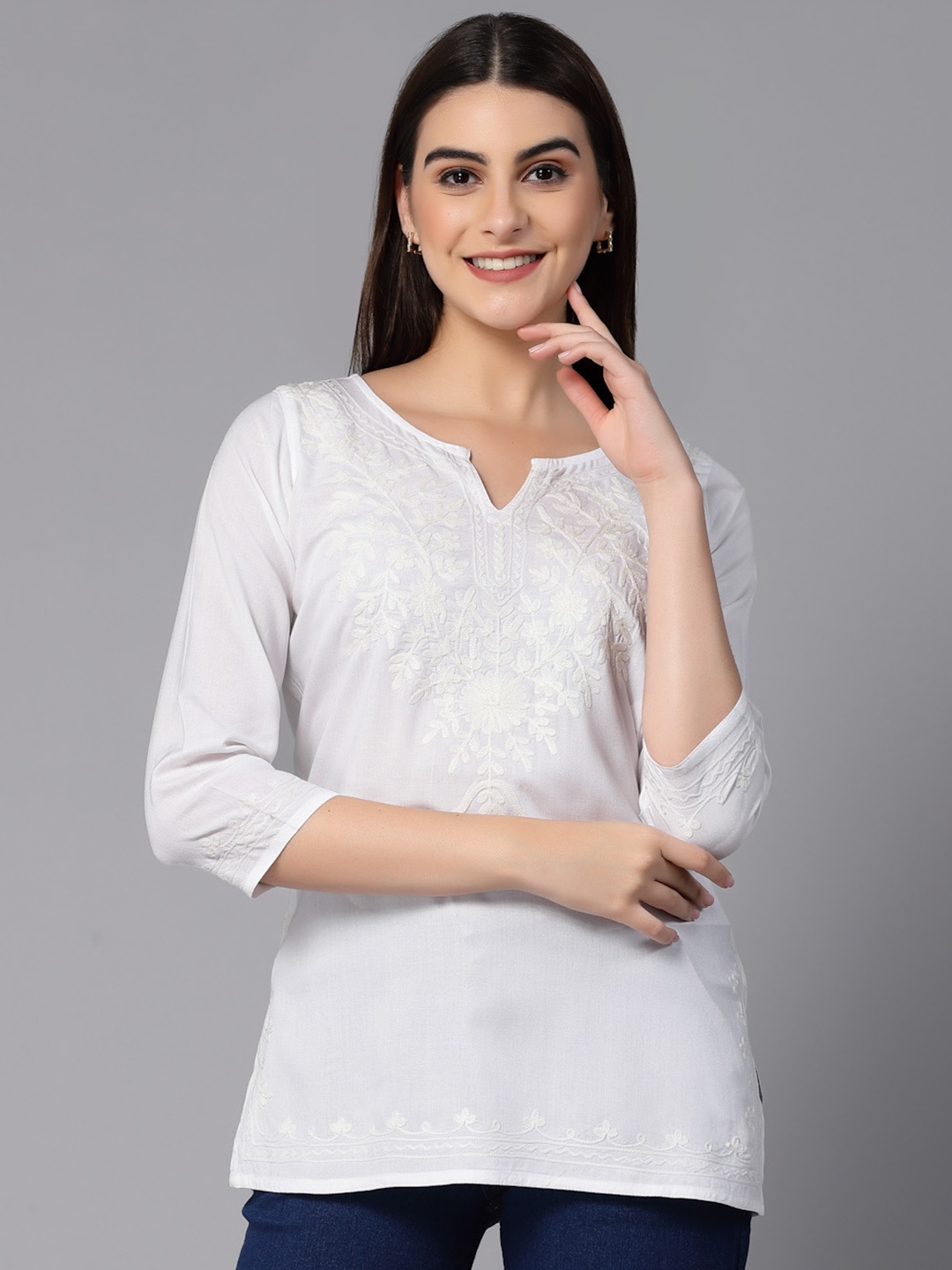 

QAZMI Zahra Floral Kashmiri Aari Work Straight Kurti, White