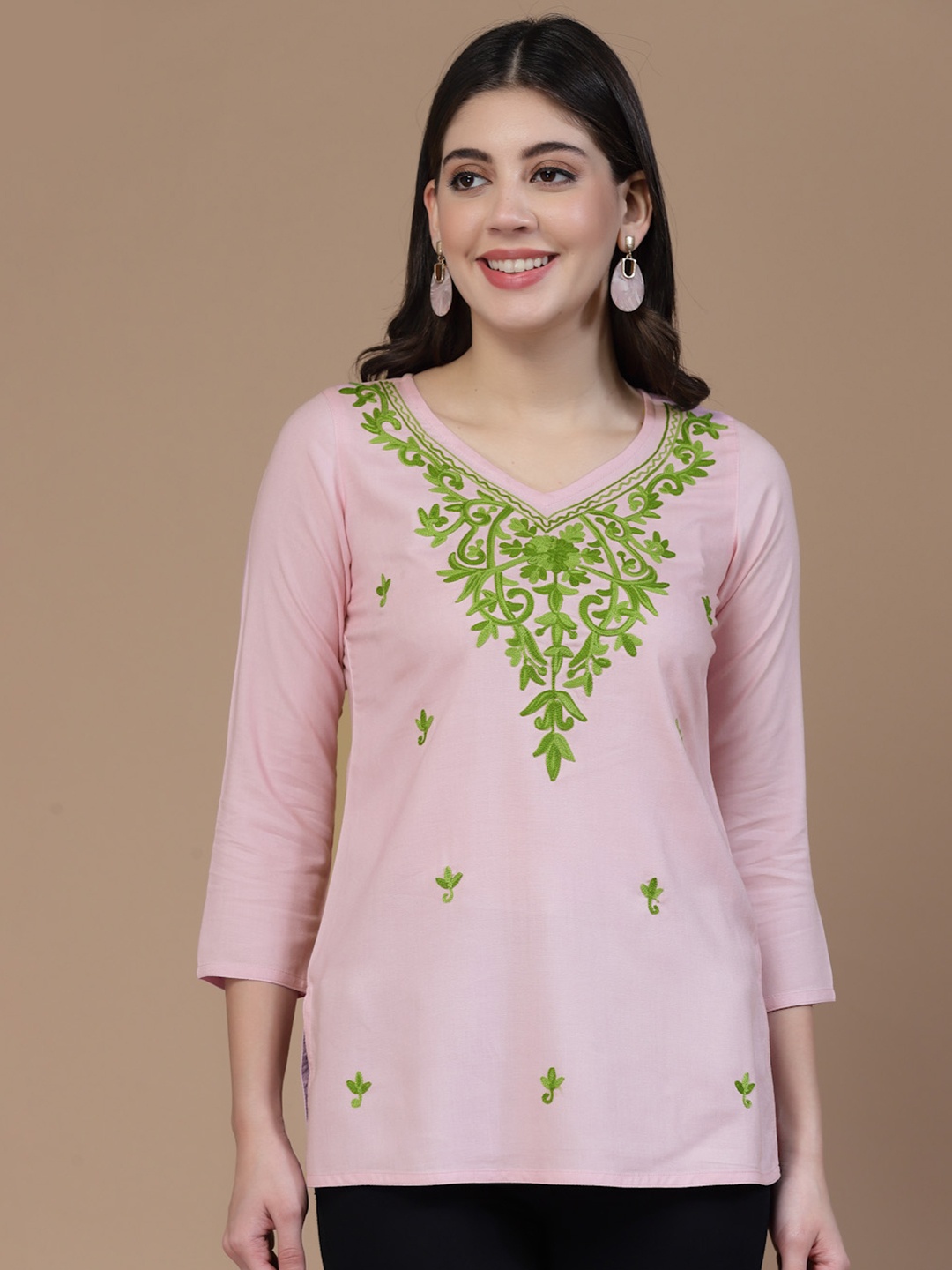

QAZMI Falak Ethnic Motifs Aari Embroidered Neck Kurti, Pink