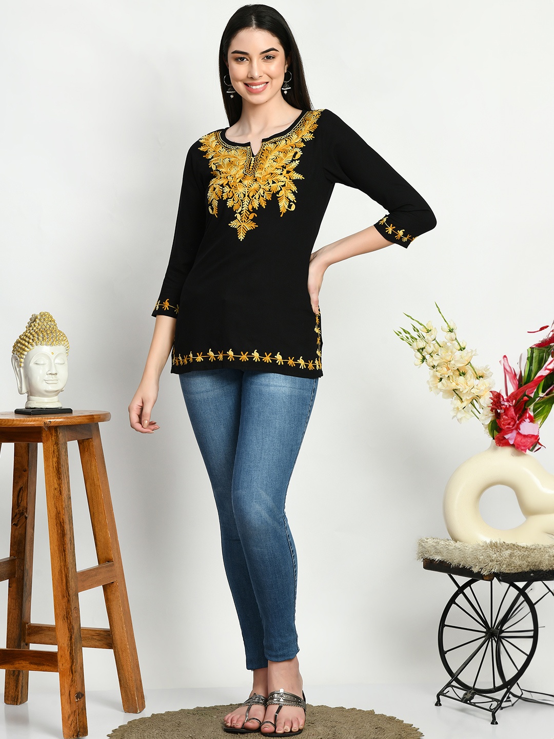 

QAZMI Kashmiri Aari Embroidered Straight Kurti, Black