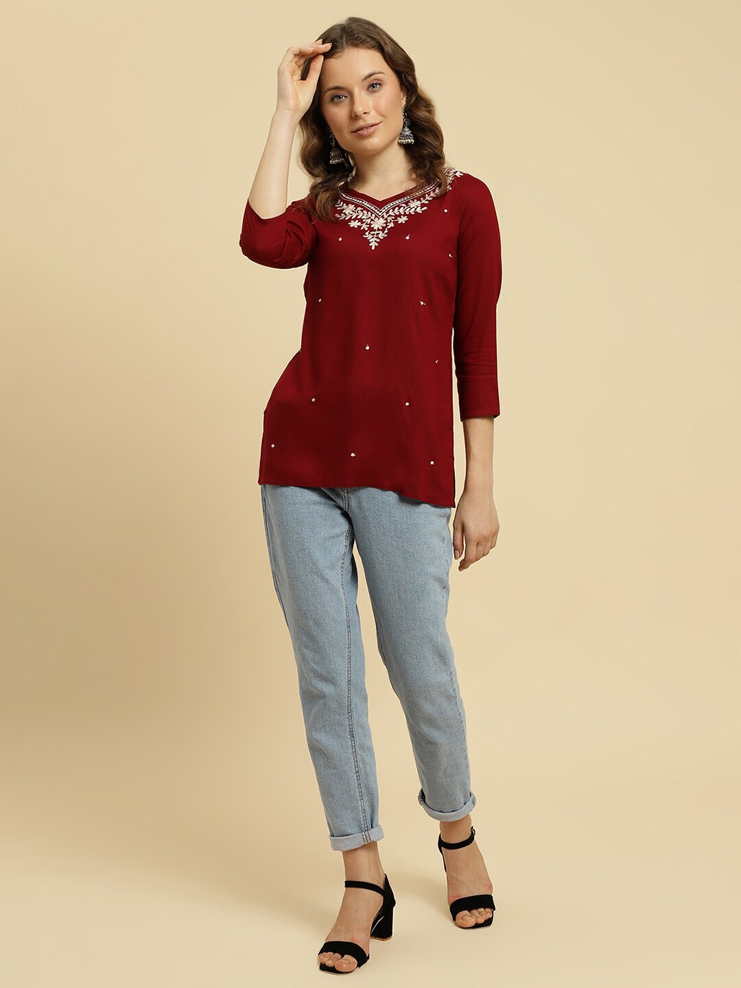 

QAZMI Kashmiri Pashmina Work V-Neck Straight Kurti, Maroon