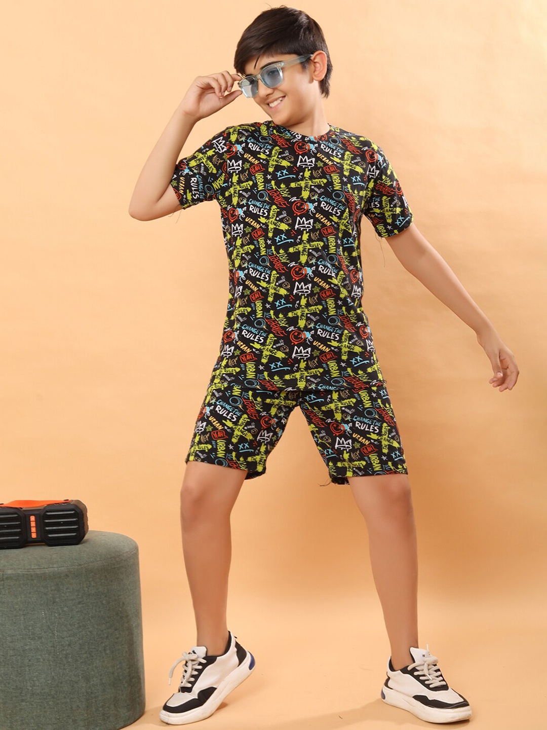 

Ninos Dreams Boys Printed Pure Cotton T-shirt with Shorts, Black