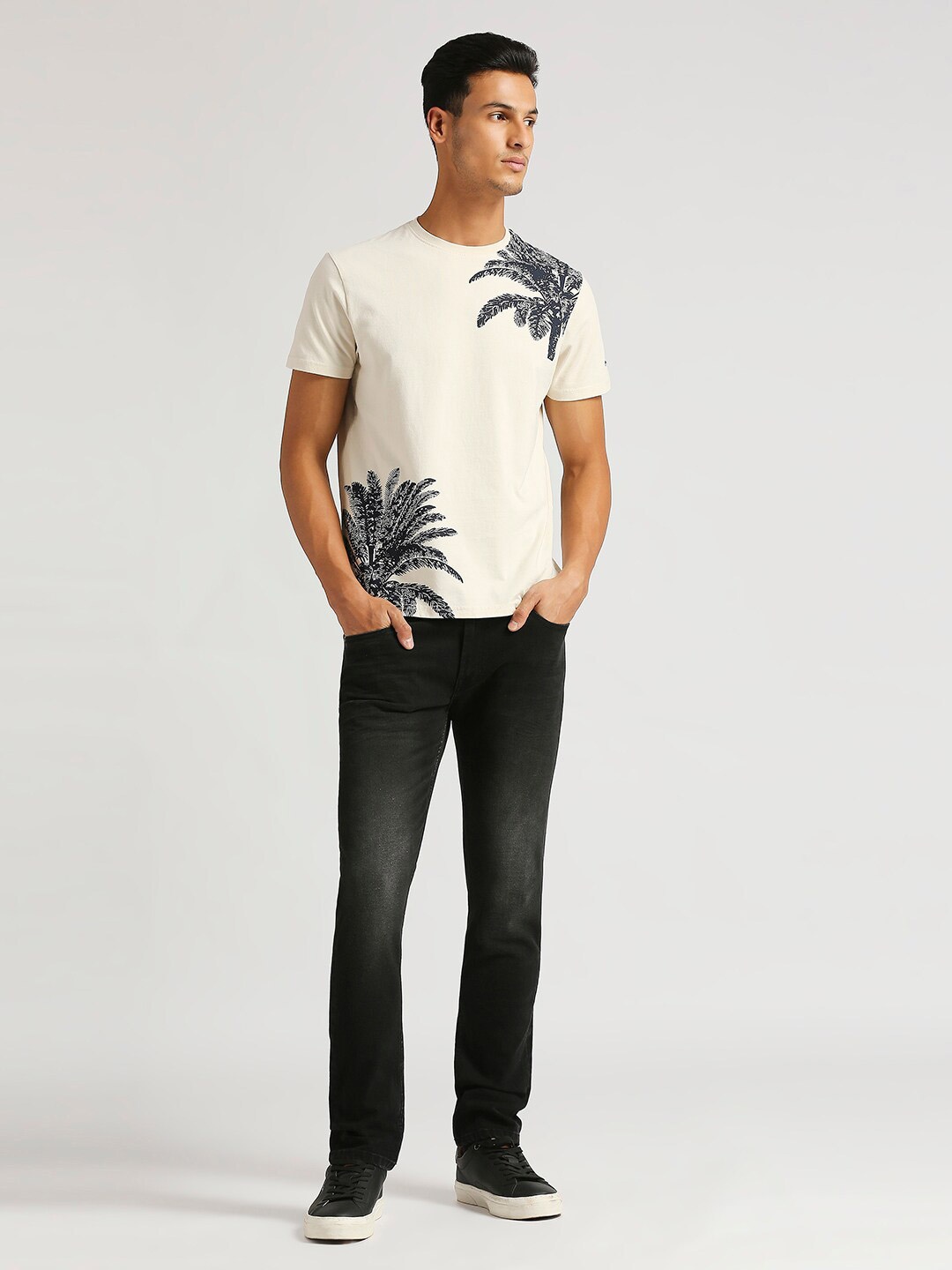 

Pepe Jeans Timon Sr Tropical Printed Pure Cotton Slim Fit T-shirt, White