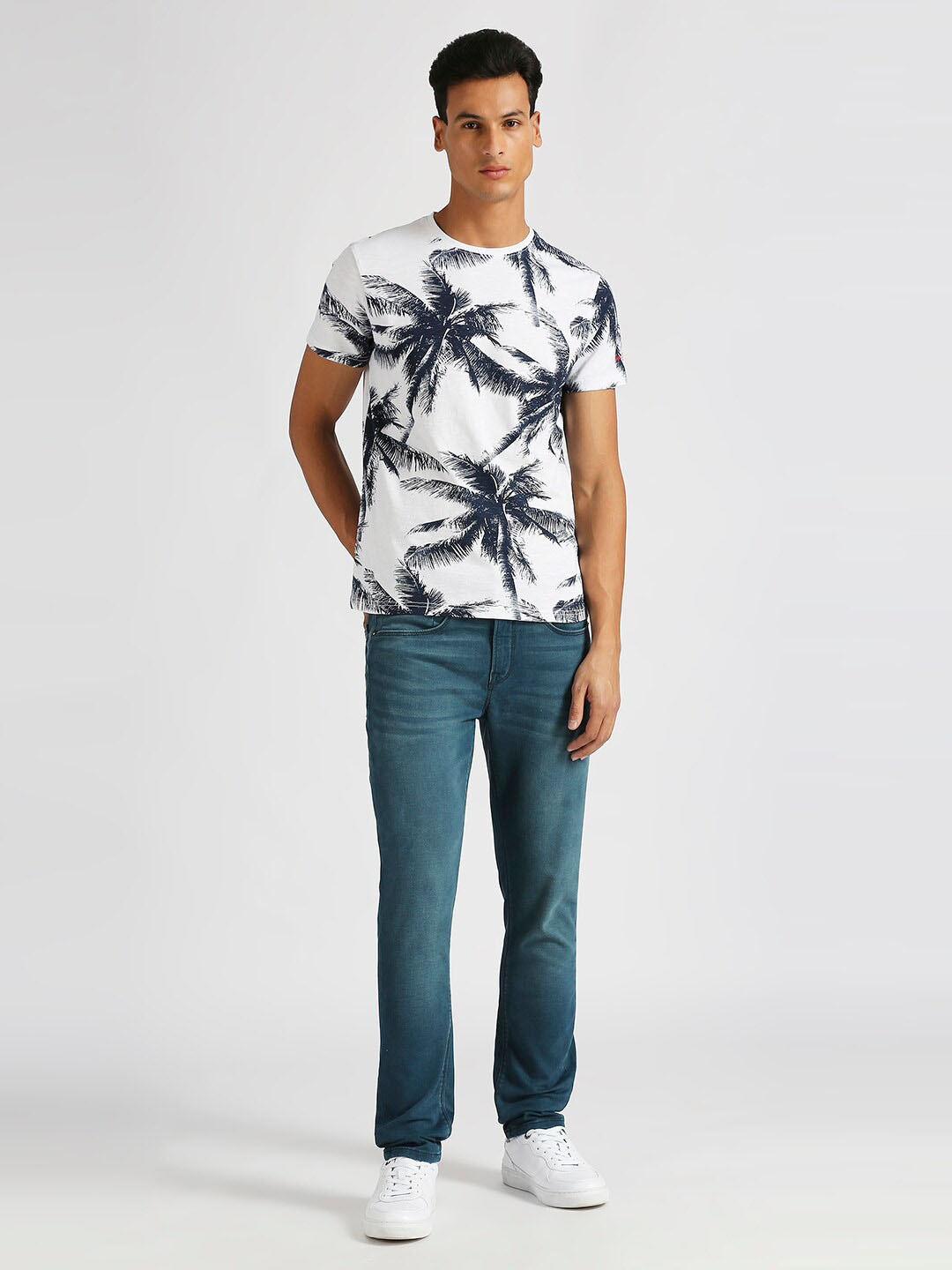 

Pepe Jeans Moss Tropical Printed Pure Cotton Slim Fit T-shirt, White