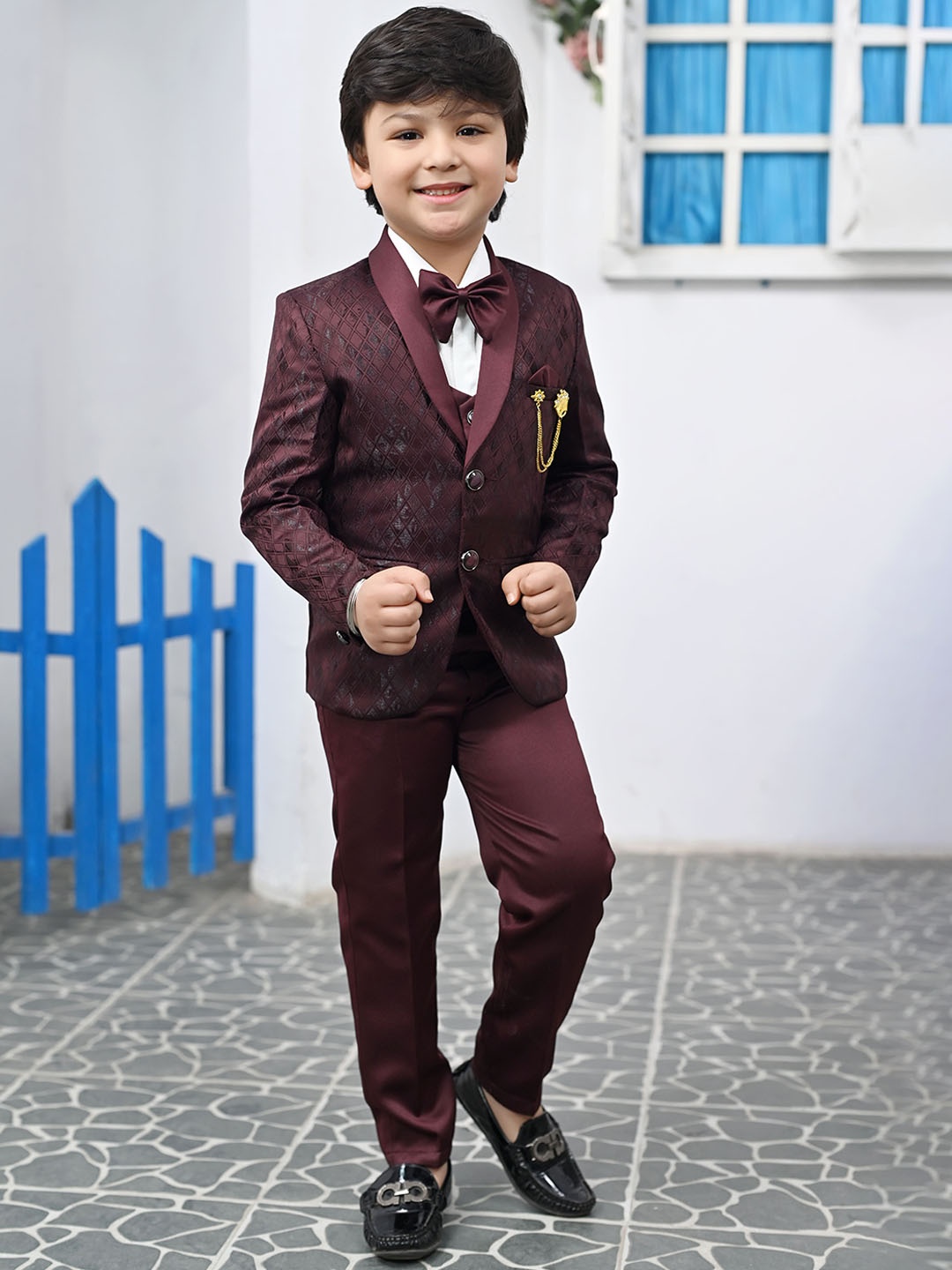 

BT DEZINES Boys Self Design Single-Breasted 5-Piece Party Suits, Maroon