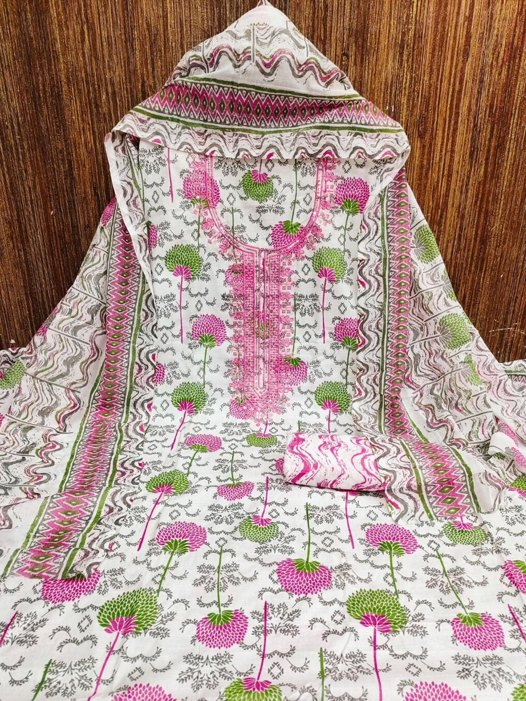 

mimi design Ethnic Motifs Printed Jute Cotton Unstitched Dress Material, White