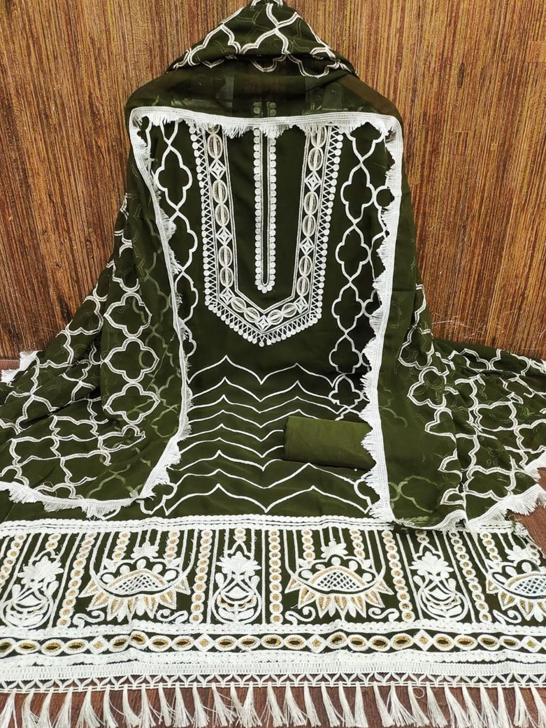 

mimi design Geometric Embroidered Unstitched Dress Material, Green