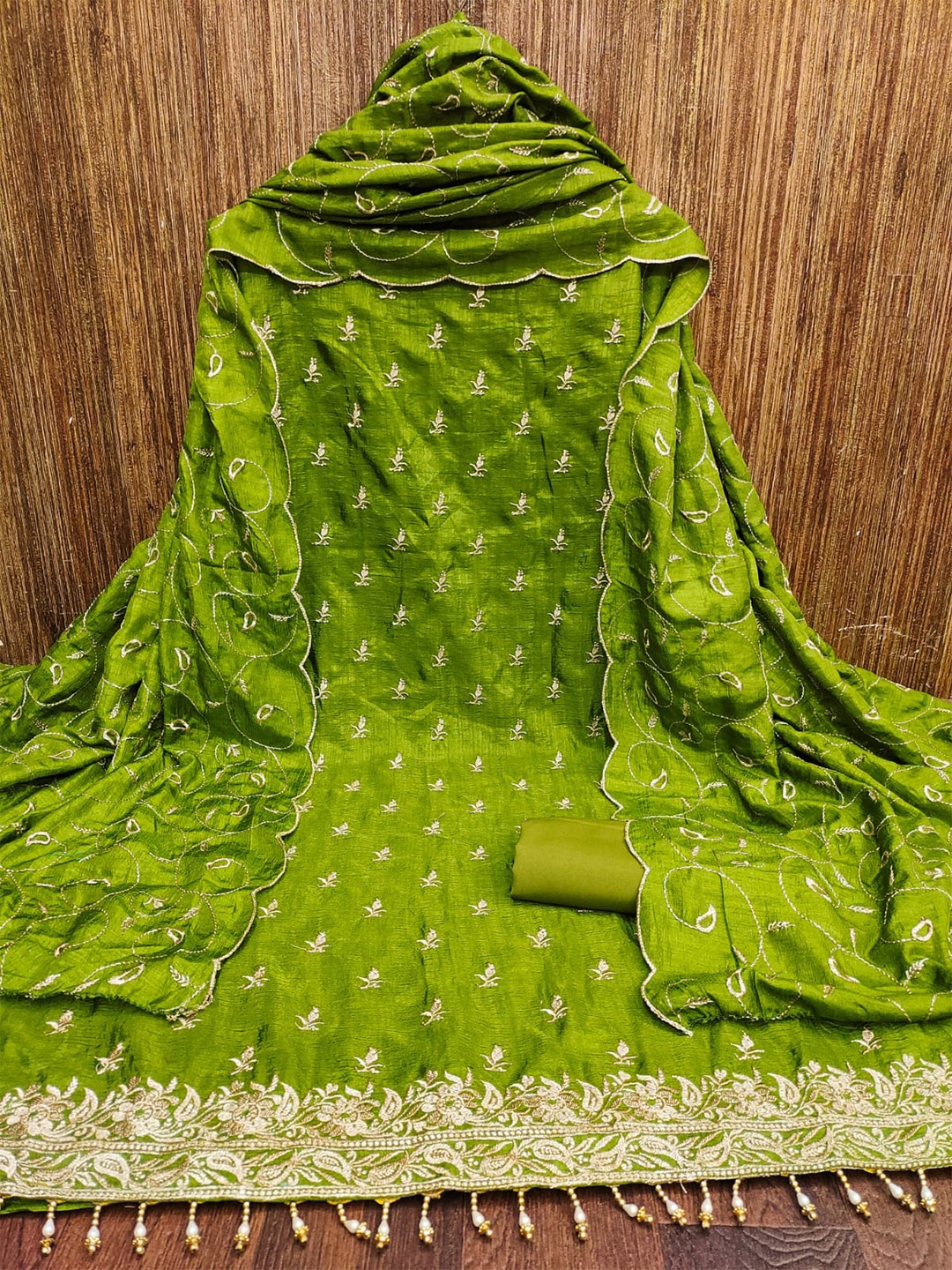 

mimi design Embroidered Unstitched Dress Material, Green