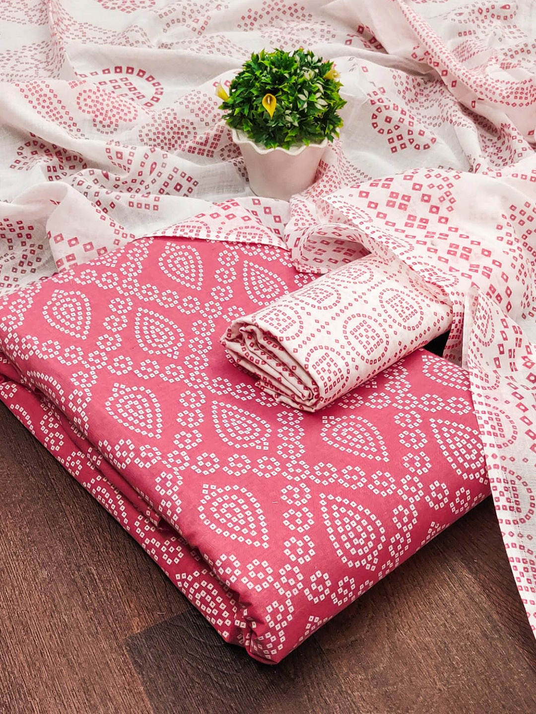 

mimi design Ethnic Motifs Printed Jute Cotton Unstitched Dress Material, Pink