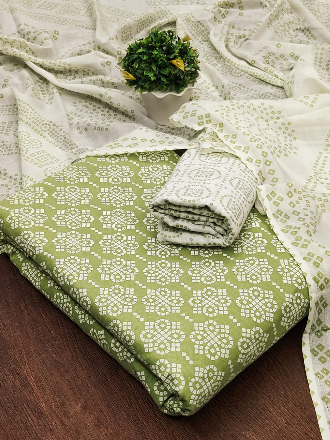 

mimi design Ethnic Motif Printed Jute Cotton Unstitched Dress Material, Lime green