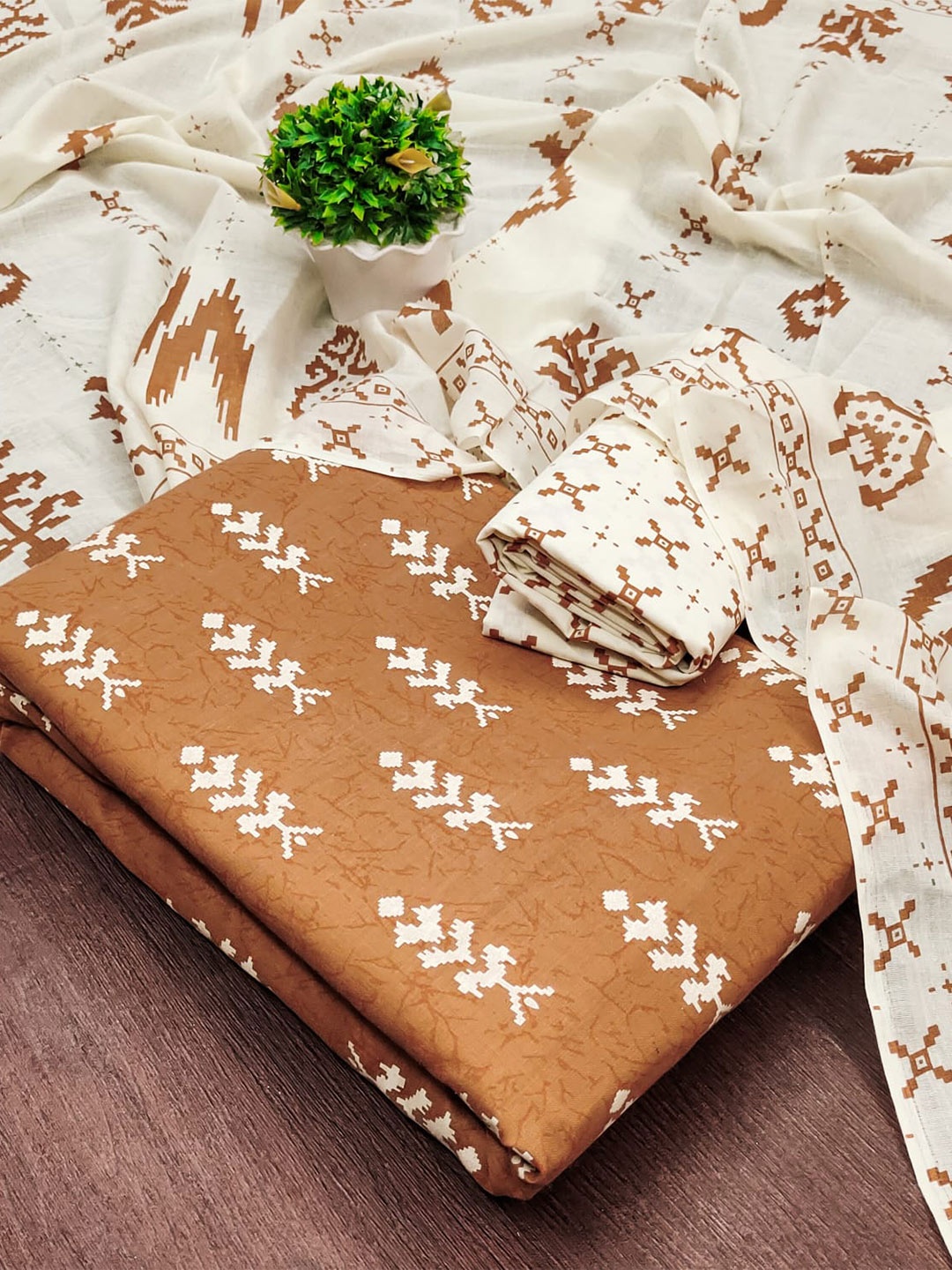 

mimi design Ethnic Motifs Printed Jute Cotton Unstitched Dress Material, Rust