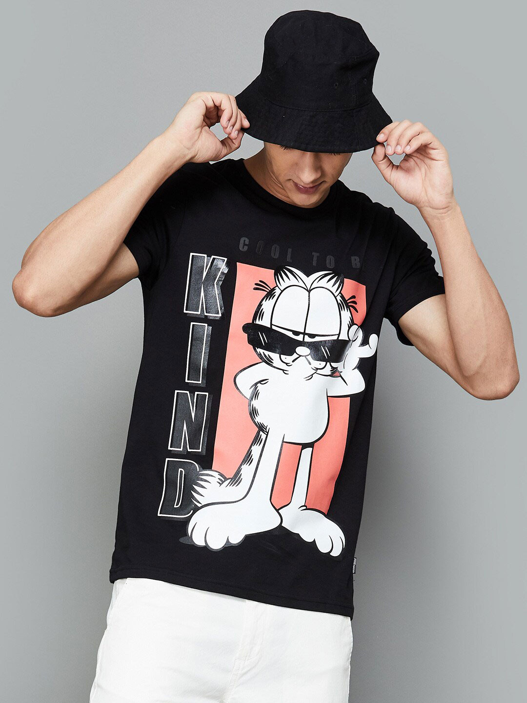 

Fame Forever by Lifestyle Graphic Garfield Printed Round Neck Short Sleeves Cotton T-shirt, Black