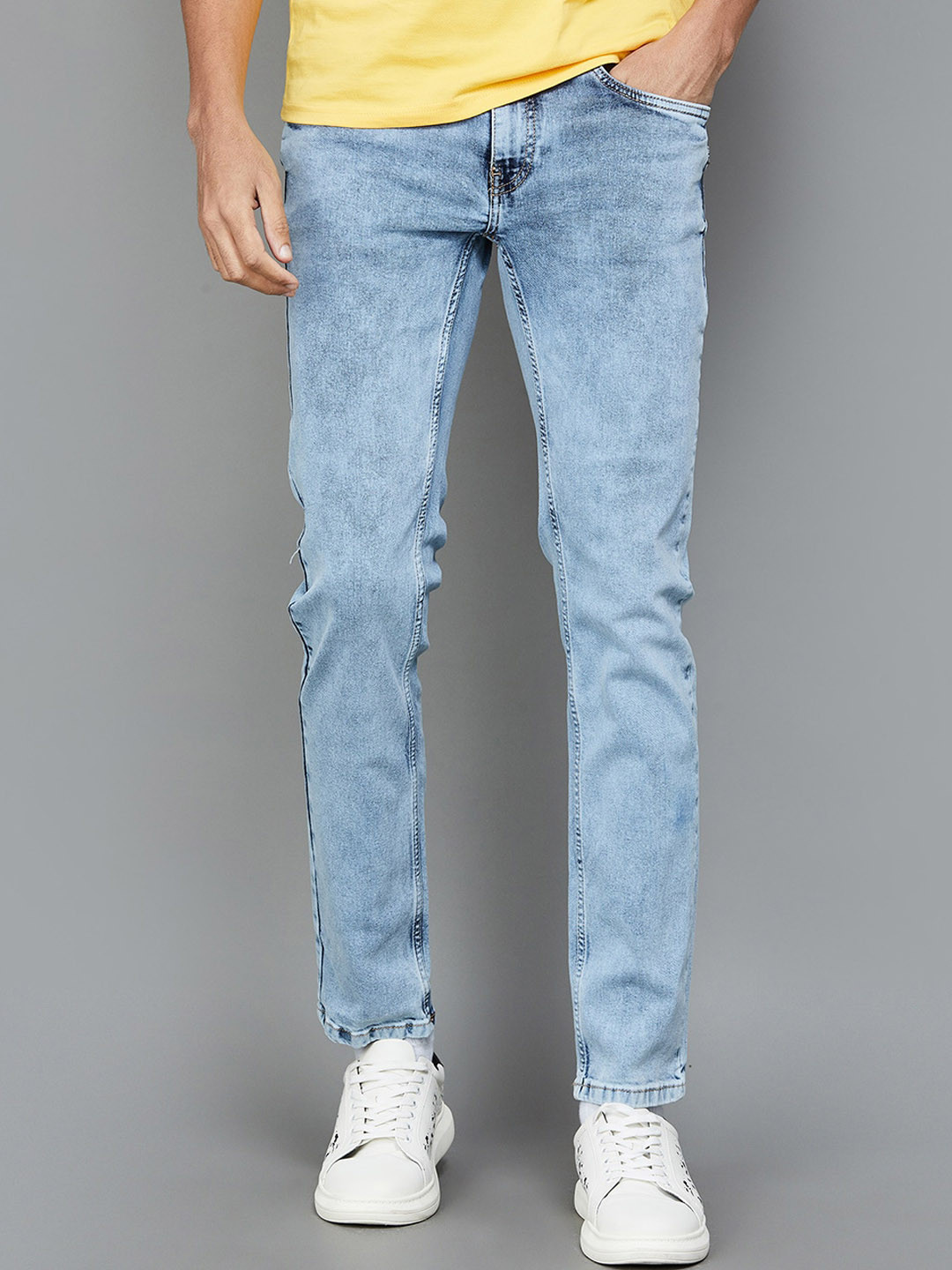 

Forca by Lifestyle Men Slim Fit Heavy Fade Jeans, Blue