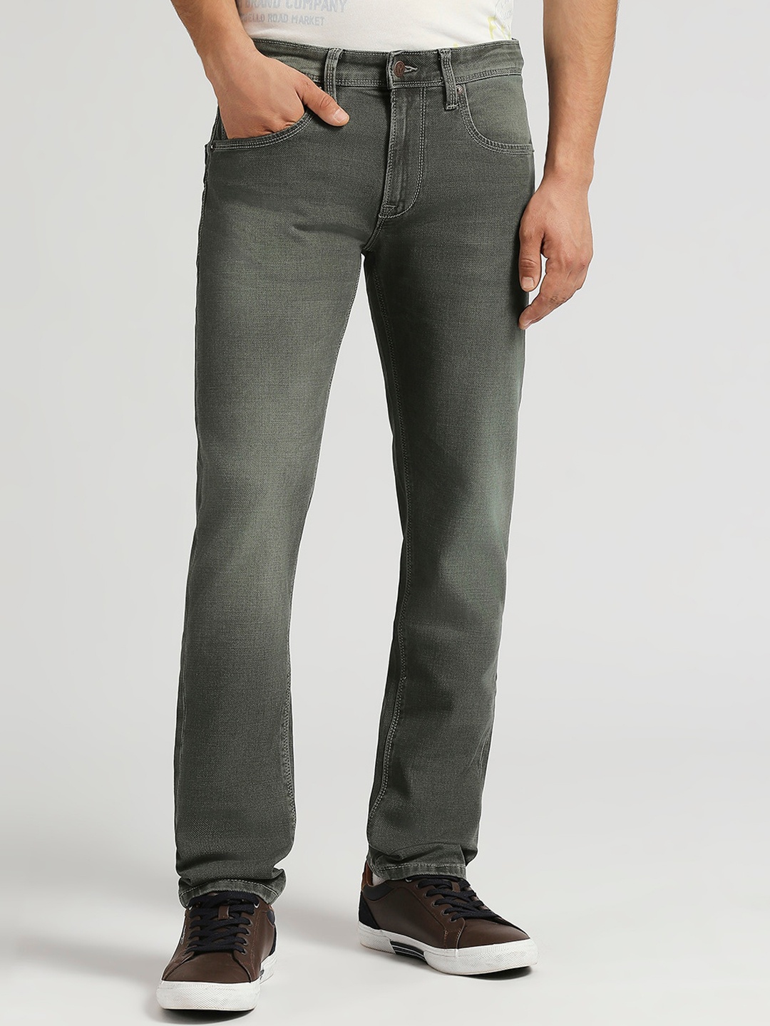 

Pepe Jeans Men Vapour Tapered Fit Low-Rise Light Fade Stretchable Jeans, Grey