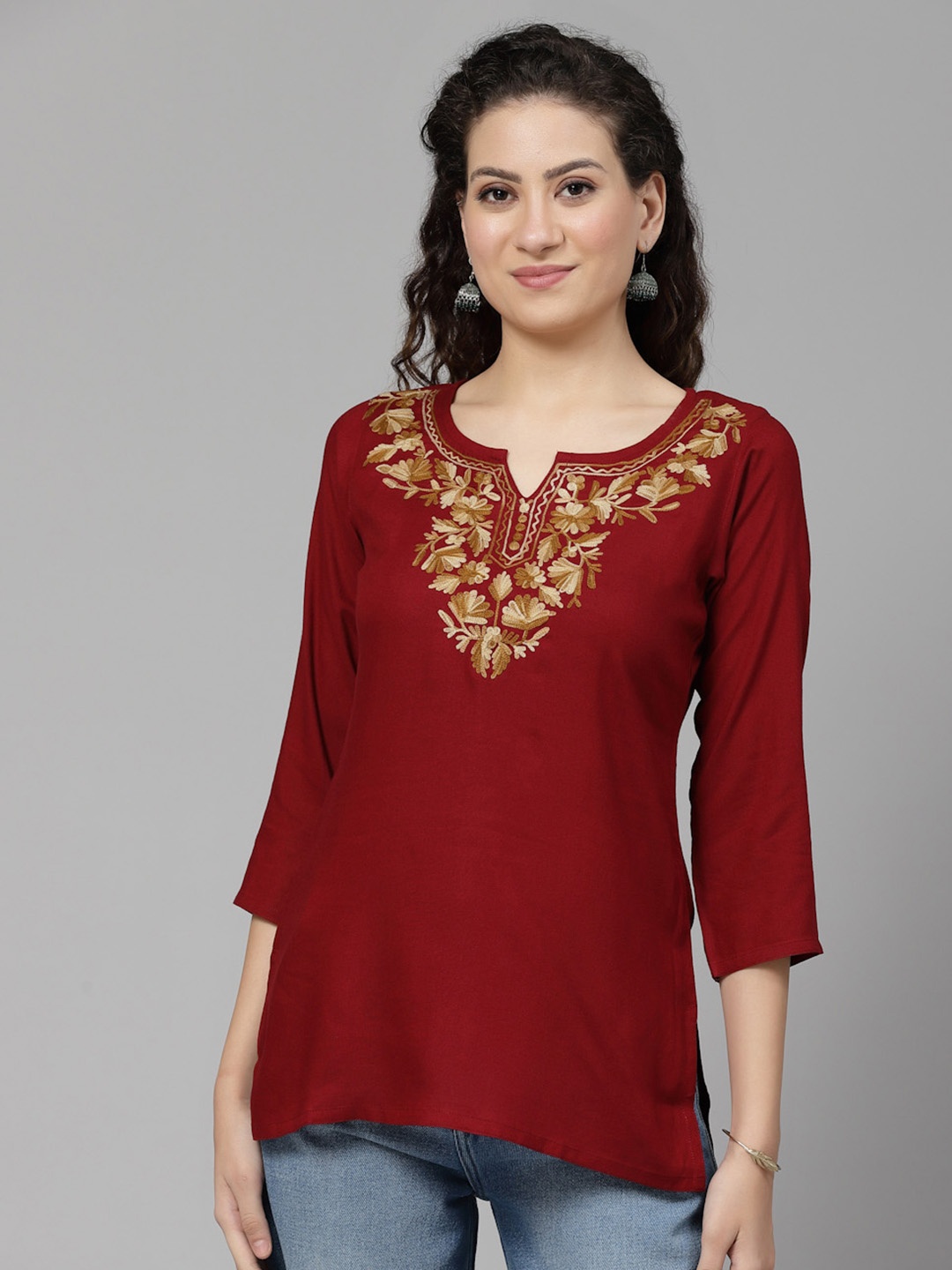 

Qazmi Inara Kashmiri Aari Work Straight Kurti, Maroon
