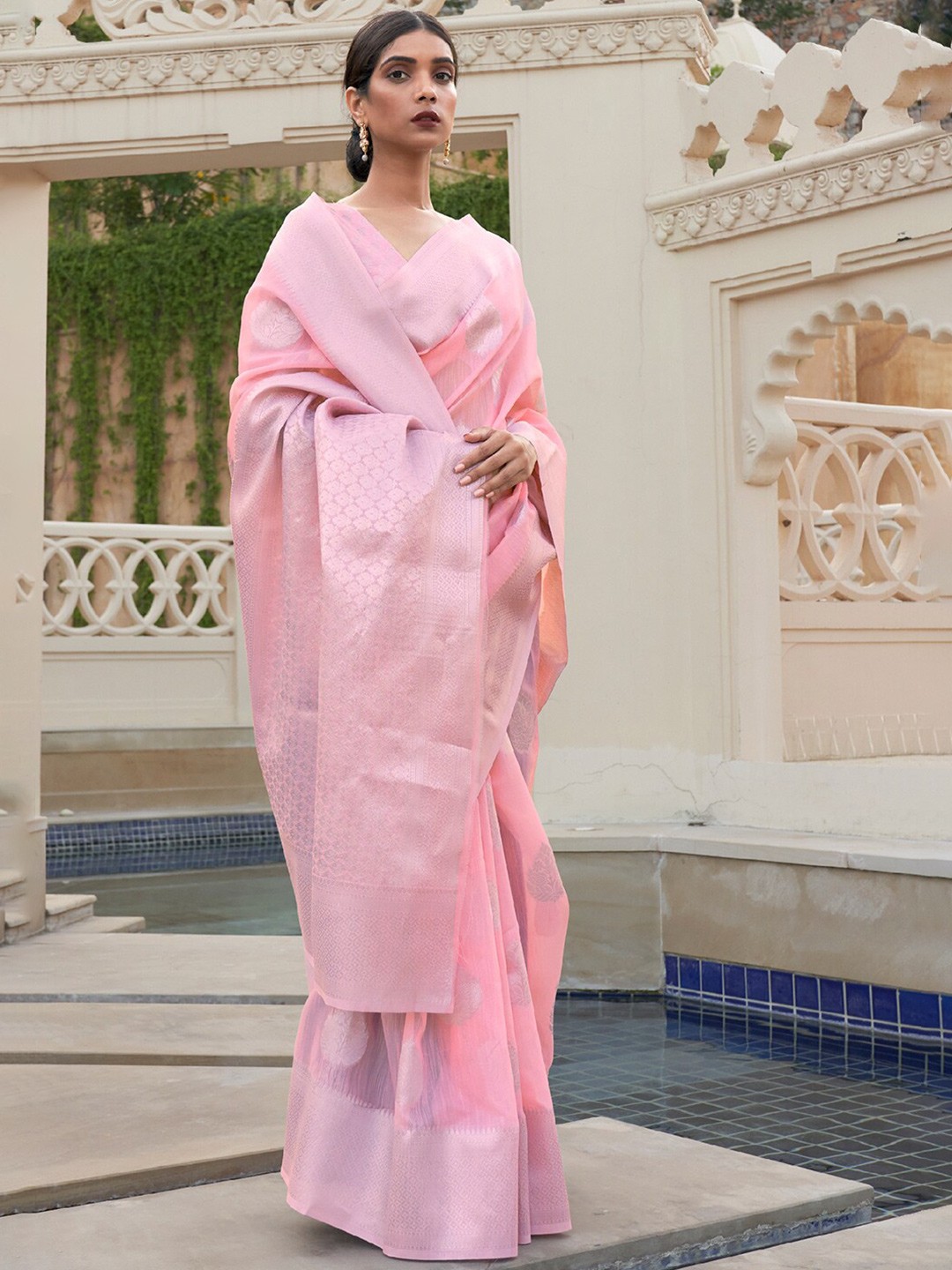 

DEVATITHI Ethnic Motifs Woven Design Zari Saree, Pink
