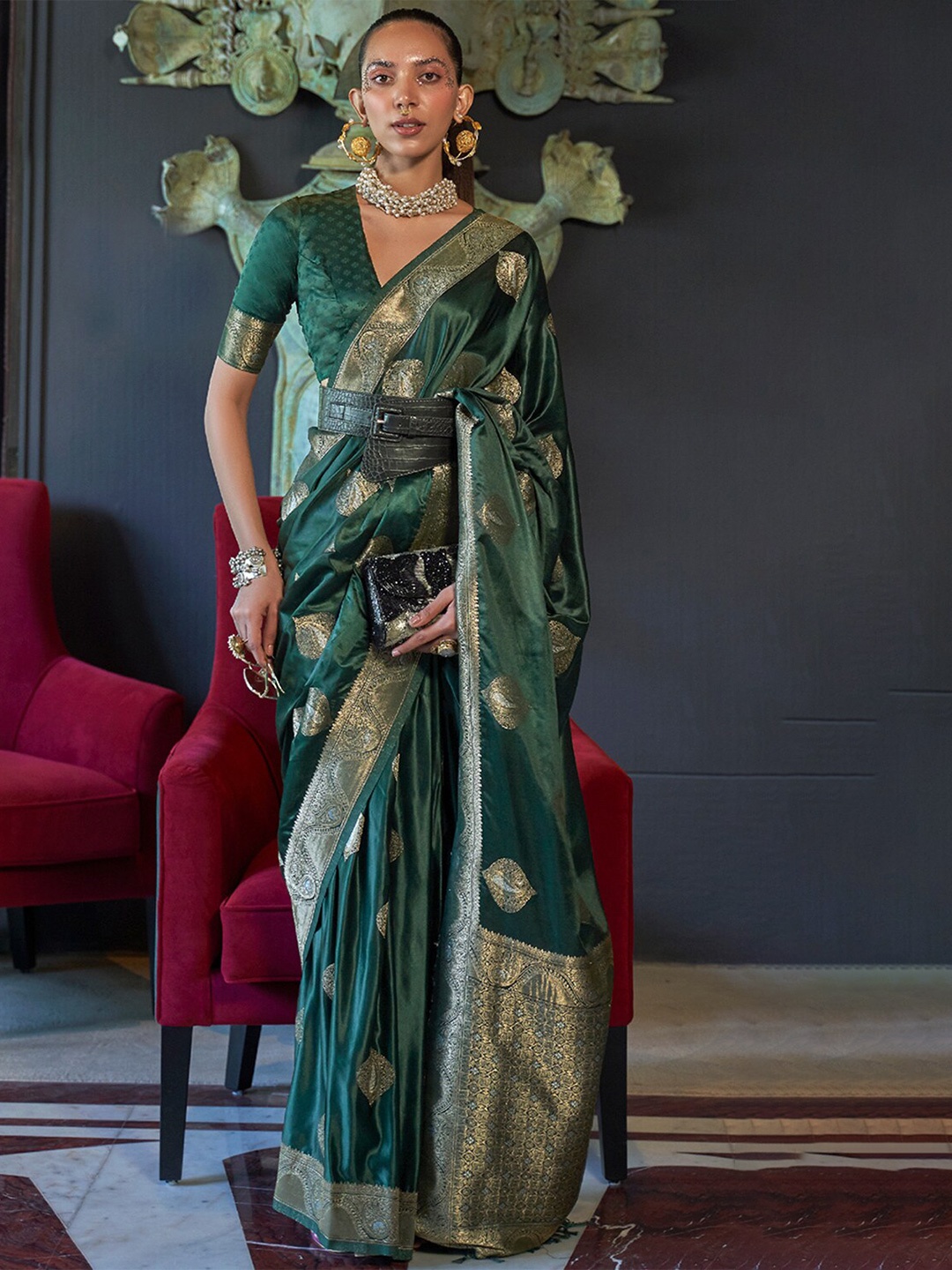

DEVATITHI Ethnic Motifs Woven Design Zari Banarasi Saree, Green