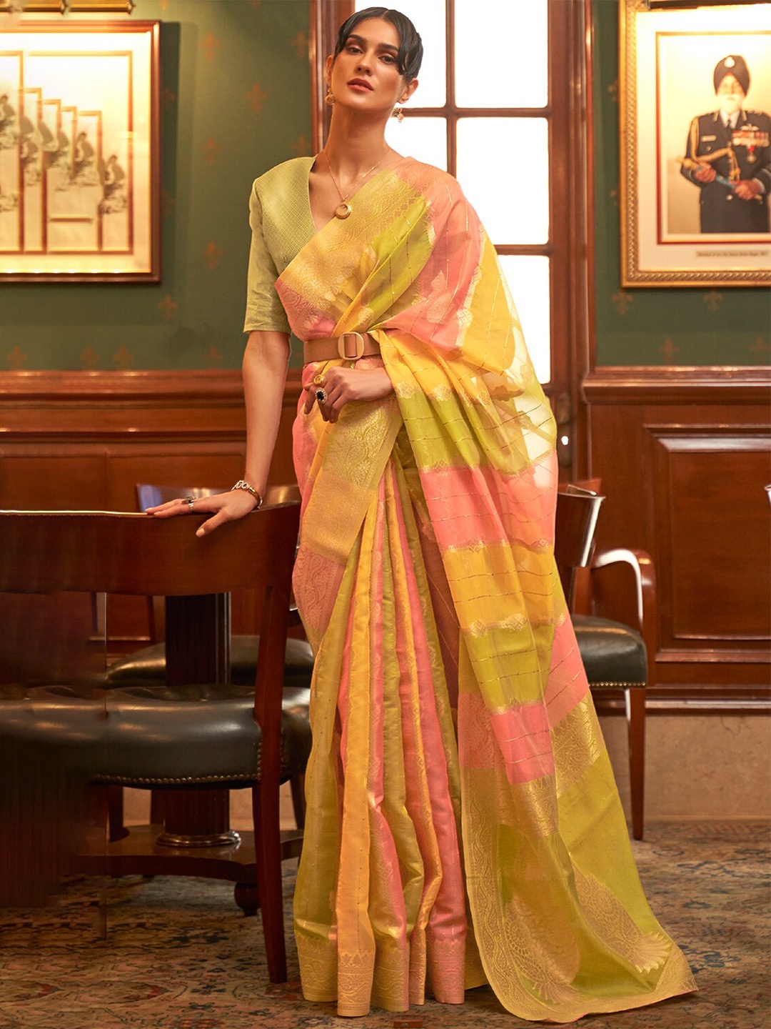 

DEVATITHI Woven Design Zari Organza Saree, Pink